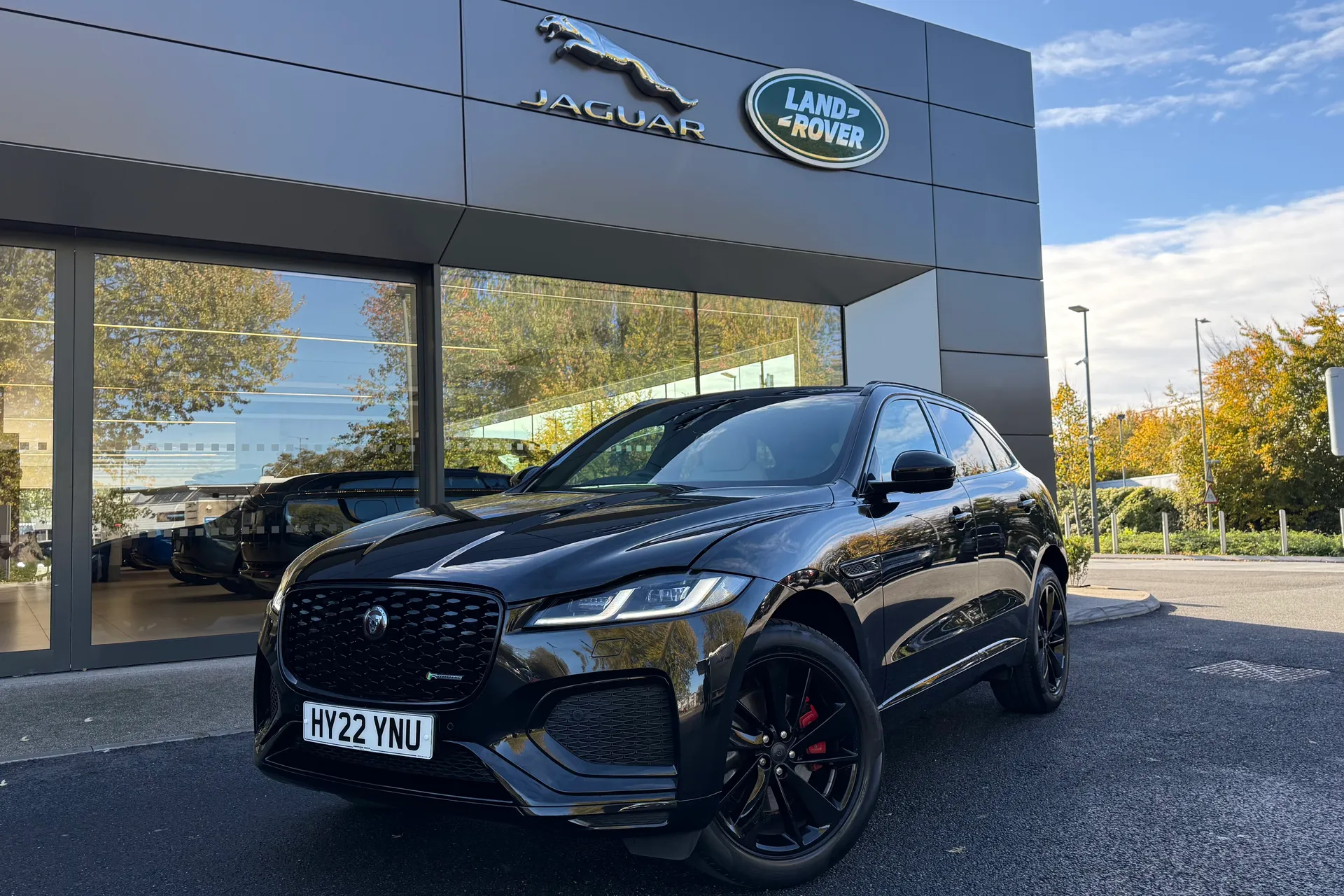 Jaguar F-PACE thumbnail image number 27