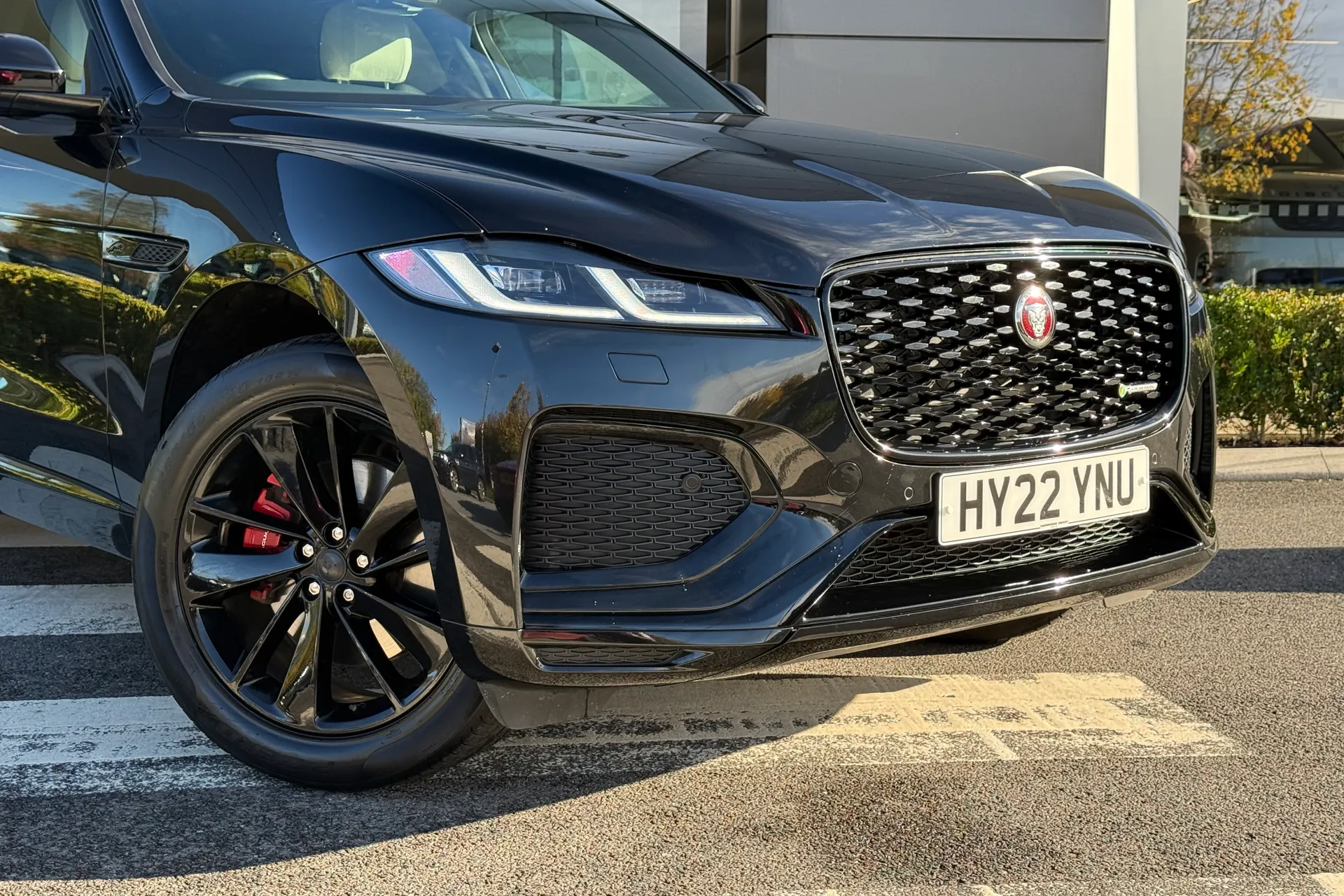 Jaguar F-PACE thumbnail image number 29