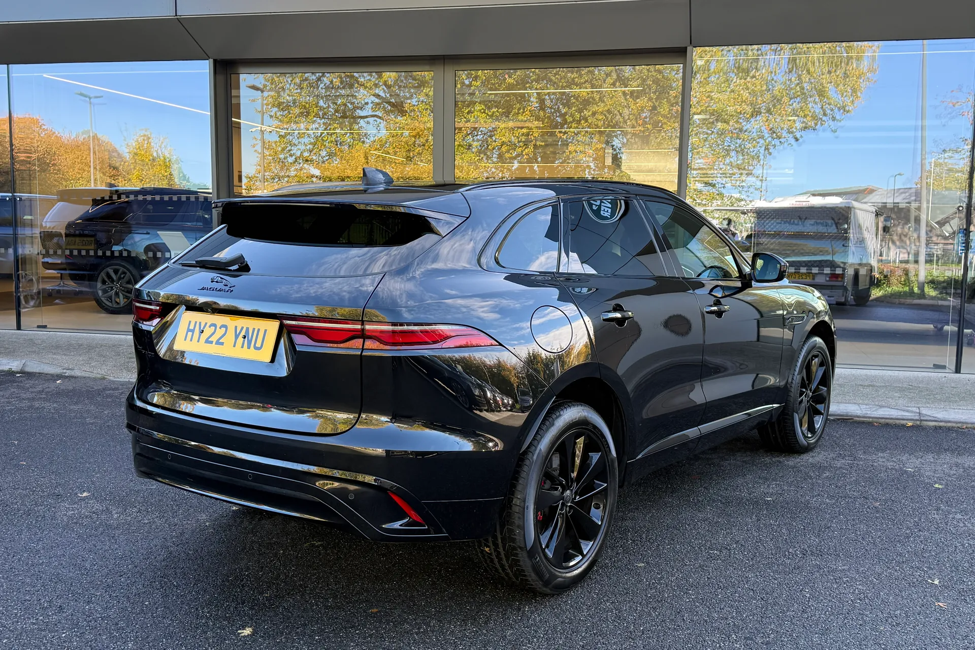 Jaguar F-PACE thumbnail image number 7