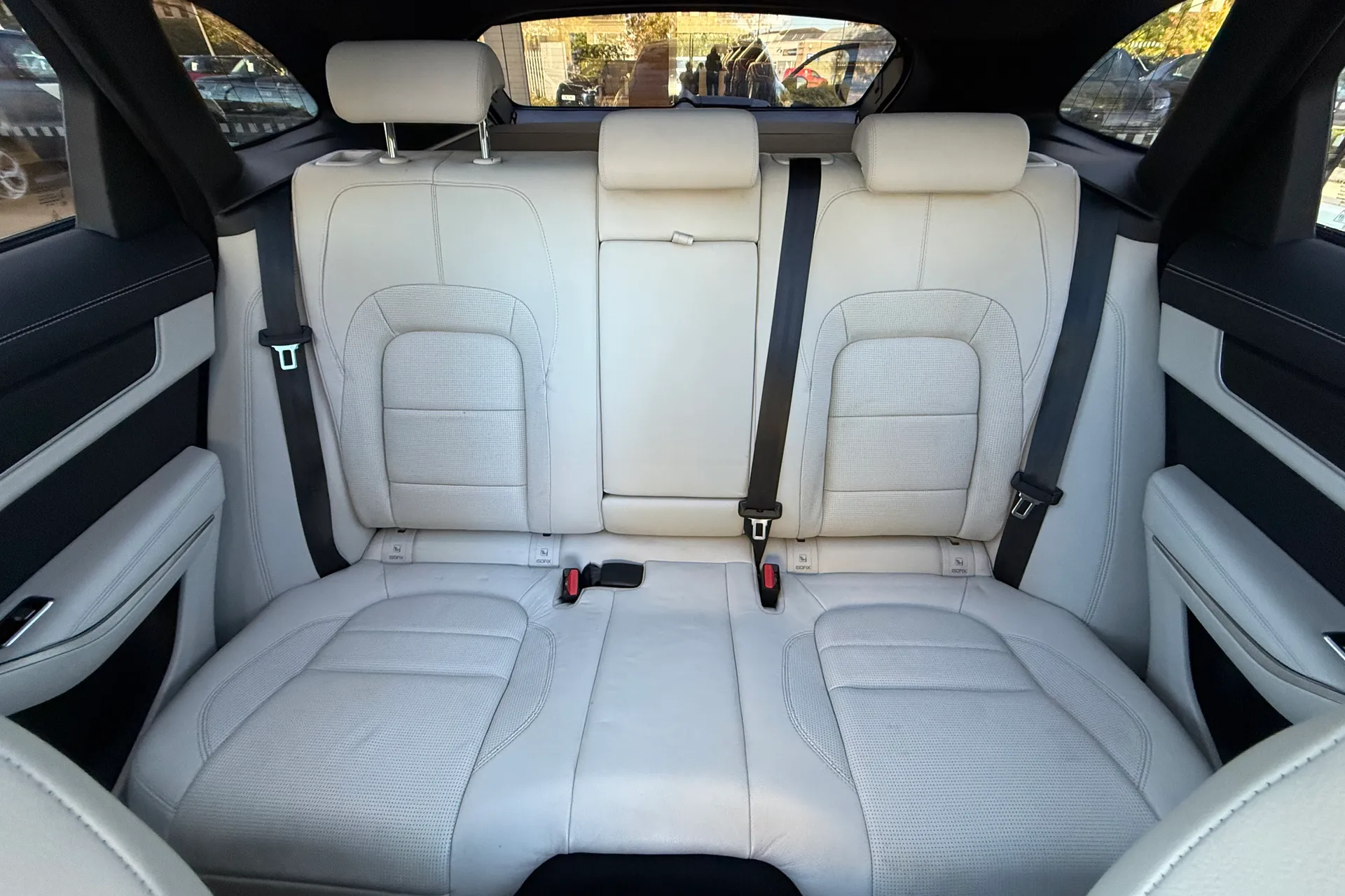 Jaguar F-PACE thumbnail image number 11