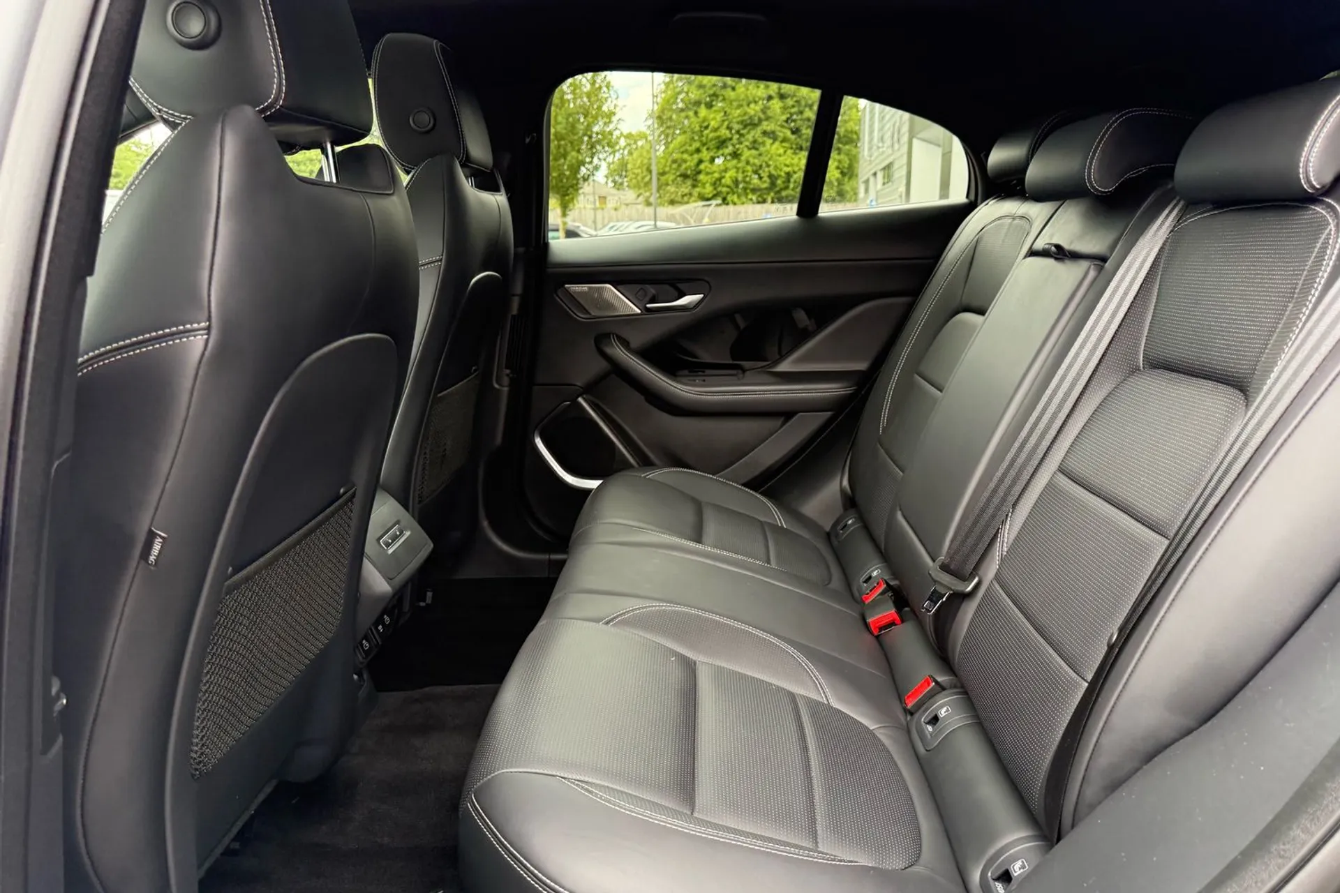 Jaguar I-PACE thumbnail image number 53