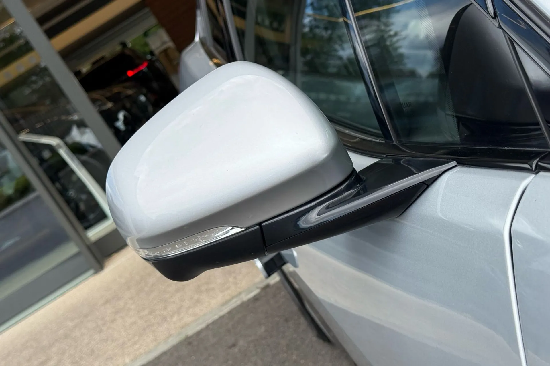 Jaguar I-PACE thumbnail image number 60