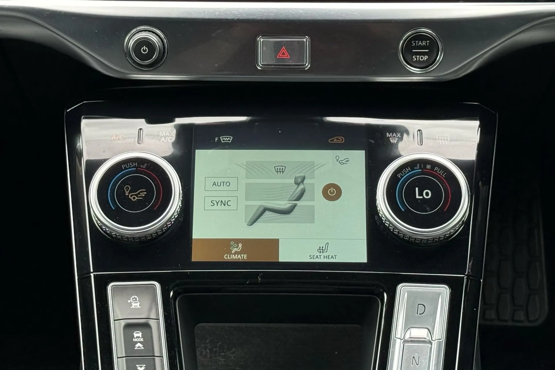 Jaguar I-PACE thumbnail image number 17