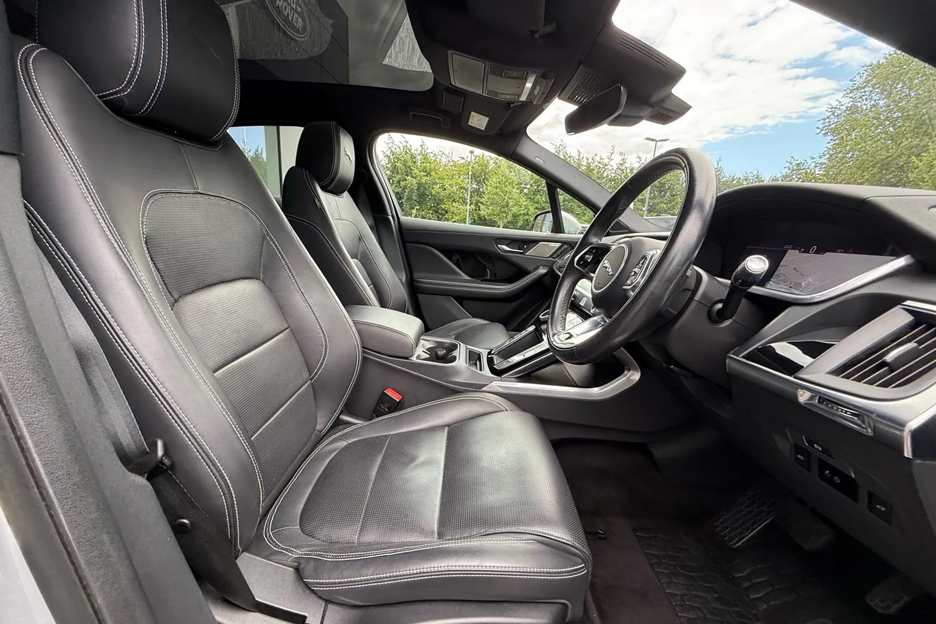 Jaguar I-PACE thumbnail image number 9