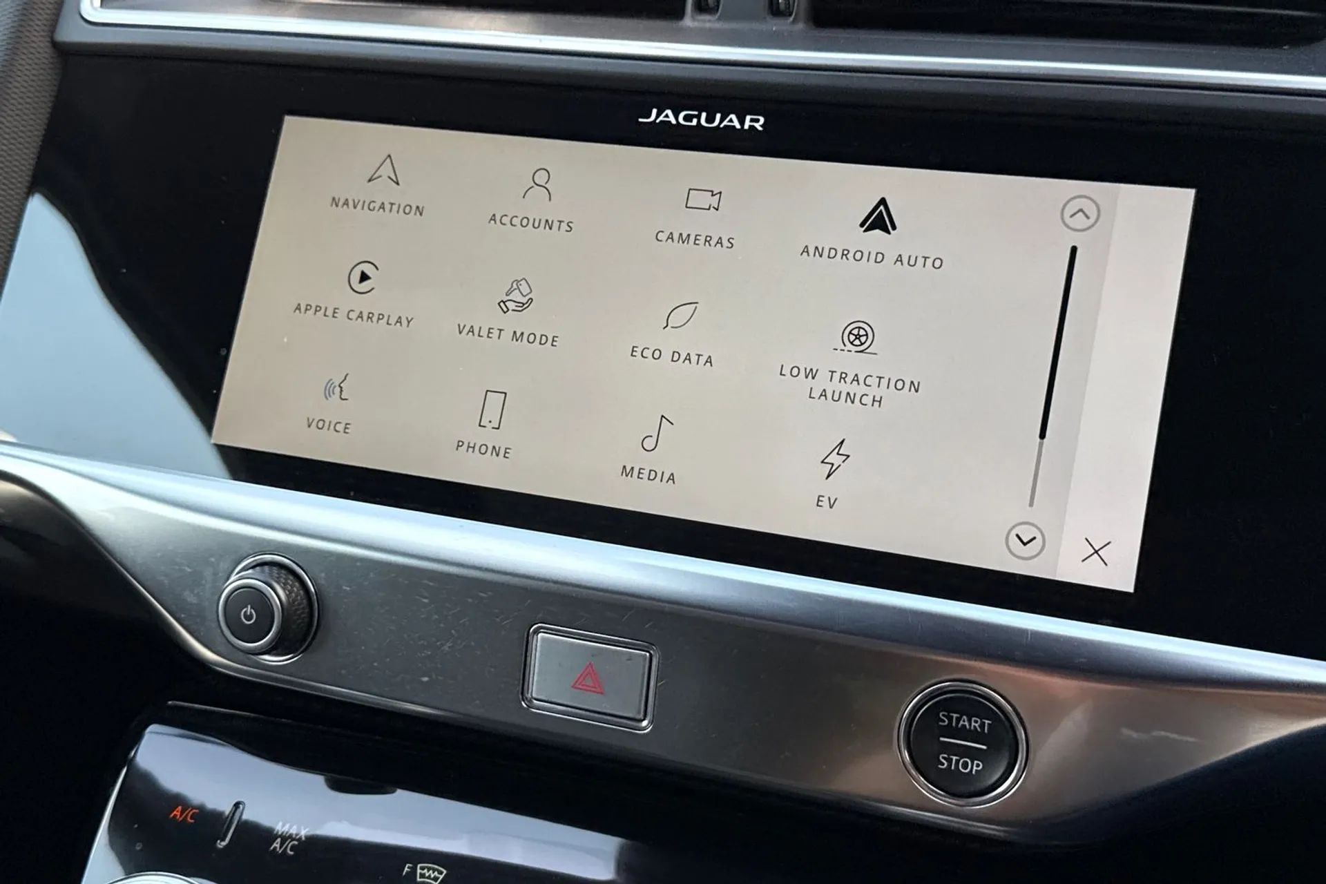 Jaguar I-PACE thumbnail image number 49