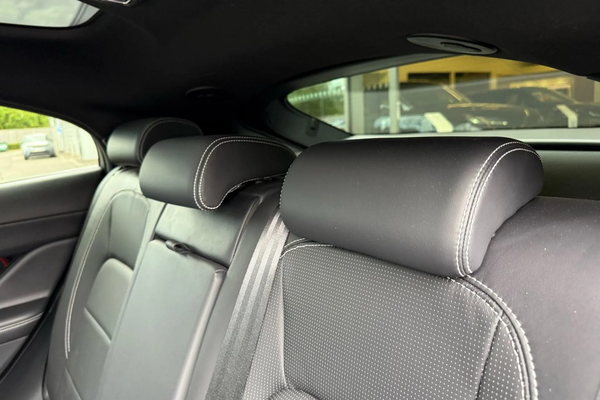 Jaguar I-PACE thumbnail image number 54