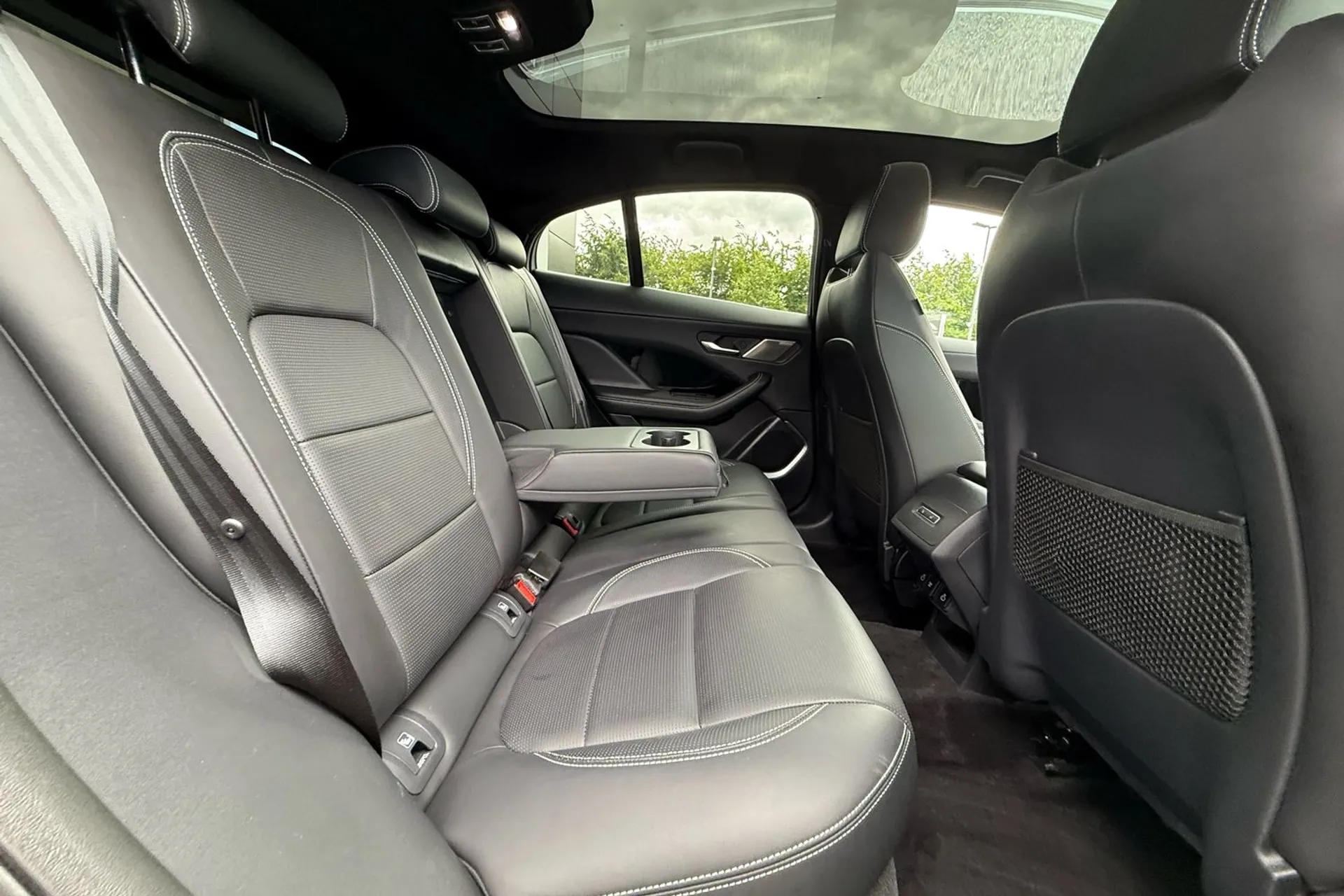 Jaguar I-PACE thumbnail image number 46