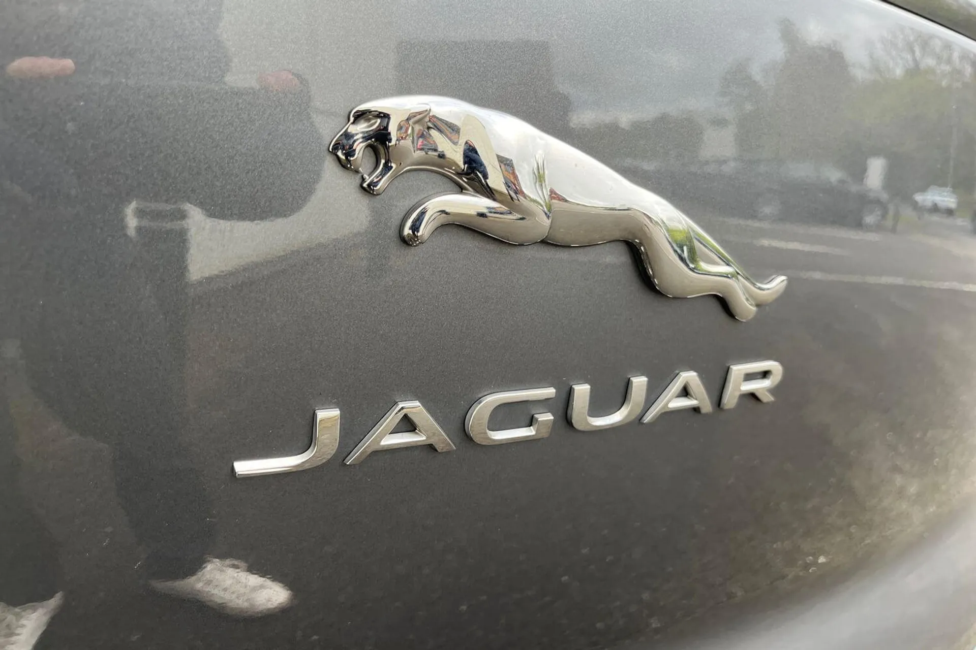 Jaguar I-PACE thumbnail image number 11
