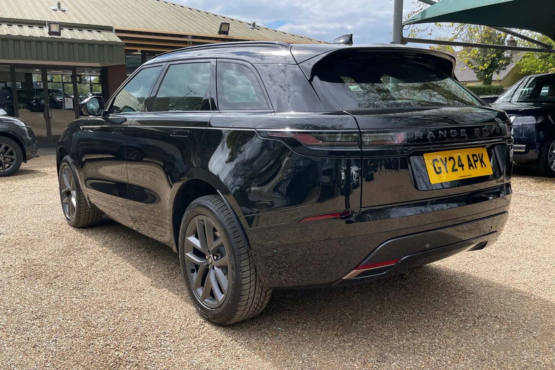 LAND ROVER RANGE ROVER VELAR thumbnail image number 2