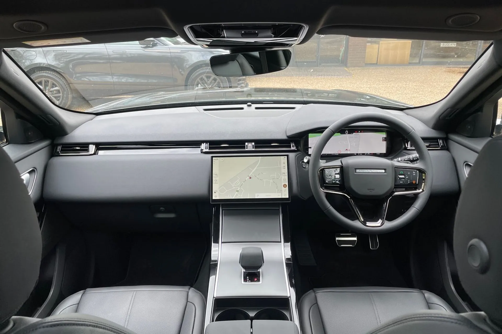 LAND ROVER RANGE ROVER VELAR thumbnail image number 33