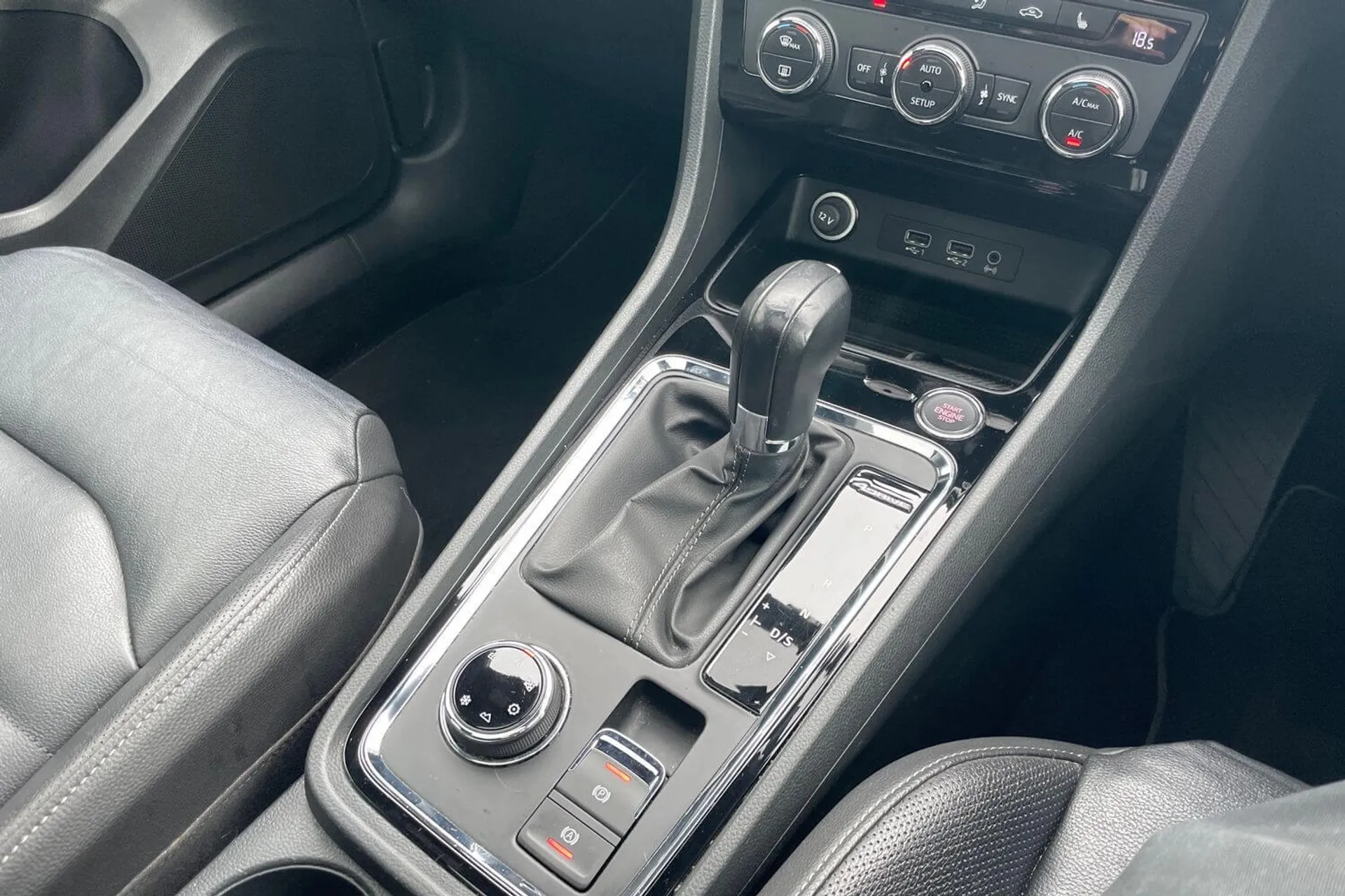 SEAT ATECA thumbnail image number 40