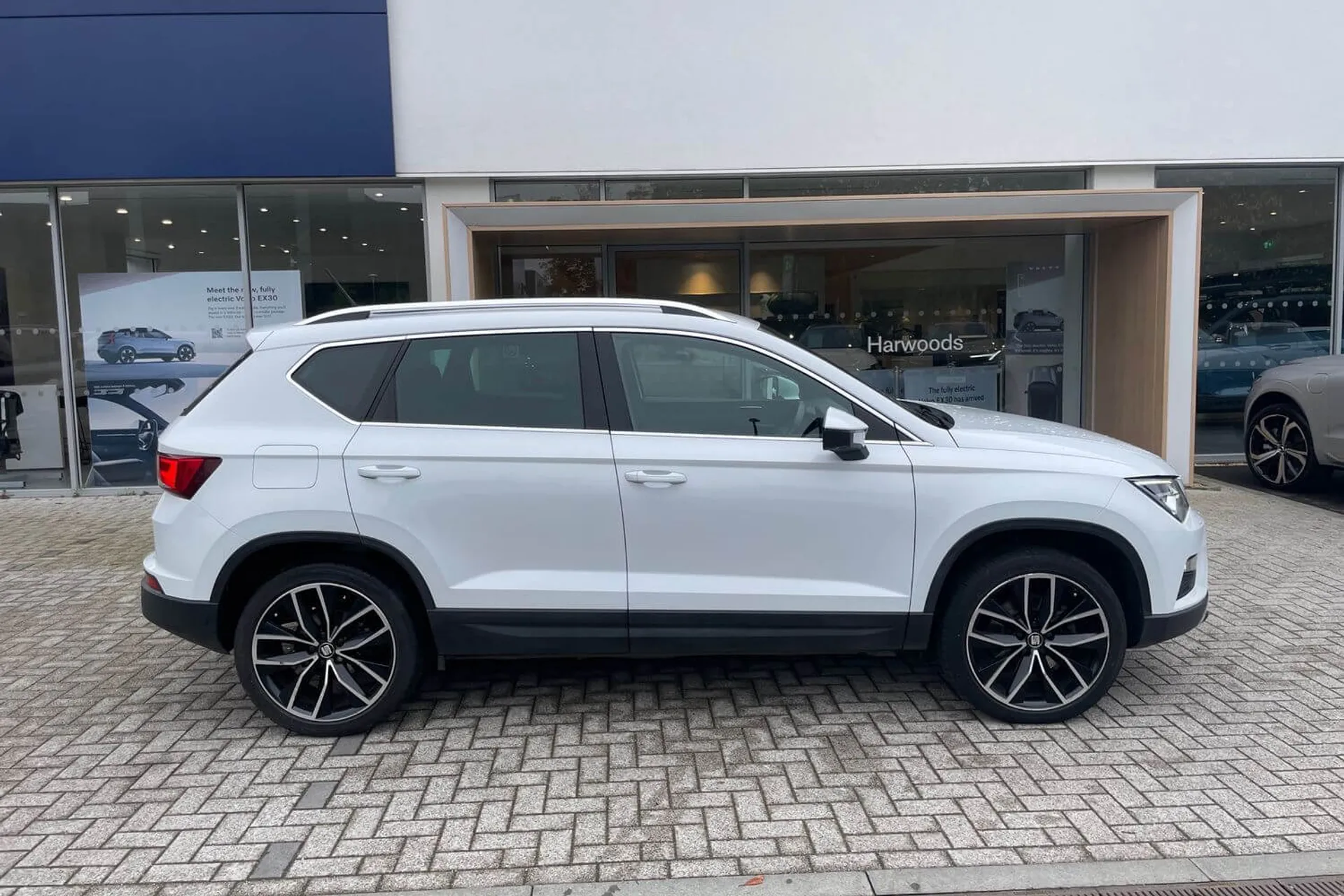 SEAT ATECA thumbnail image number 2
