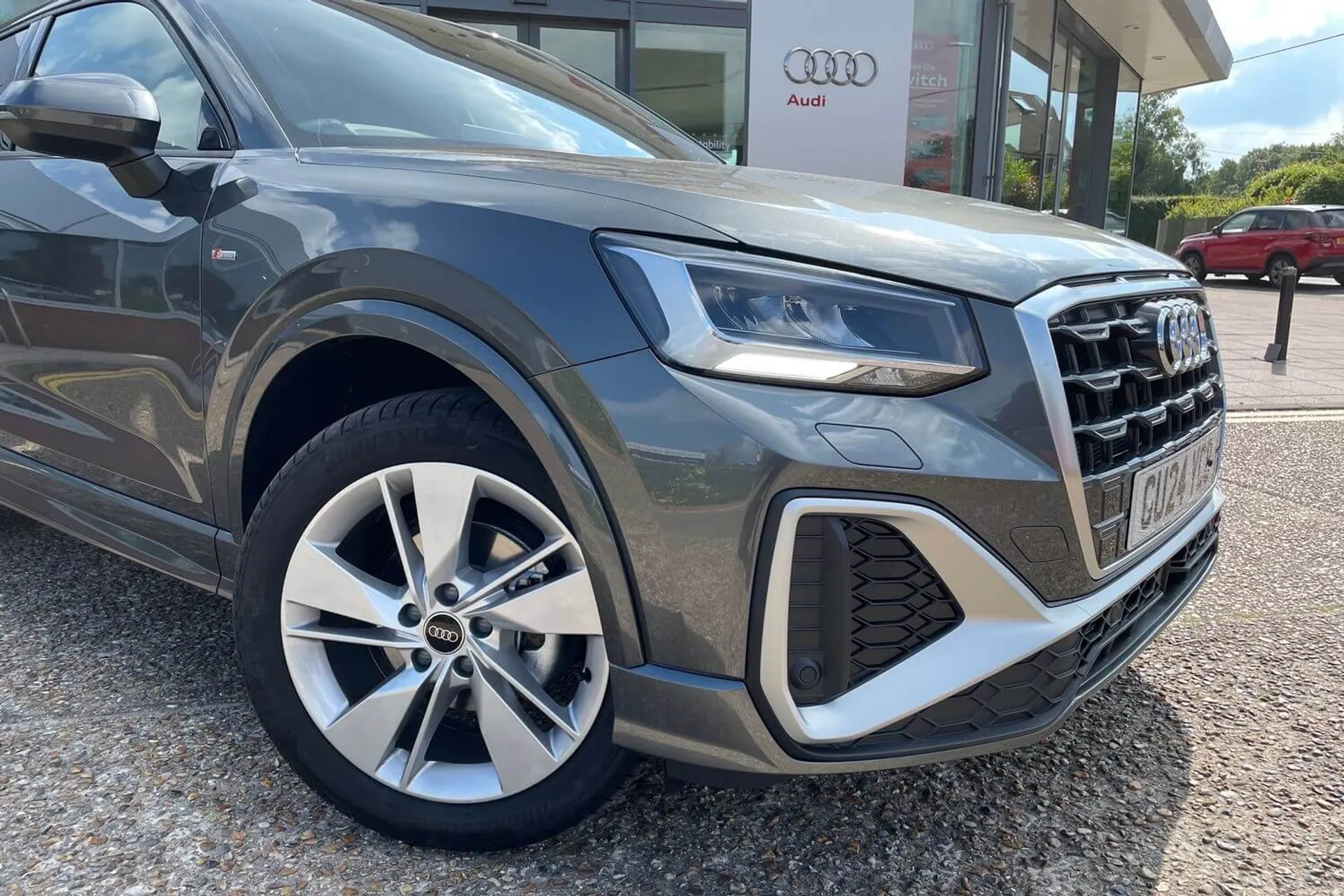 Audi Q2 thumbnail image number 16