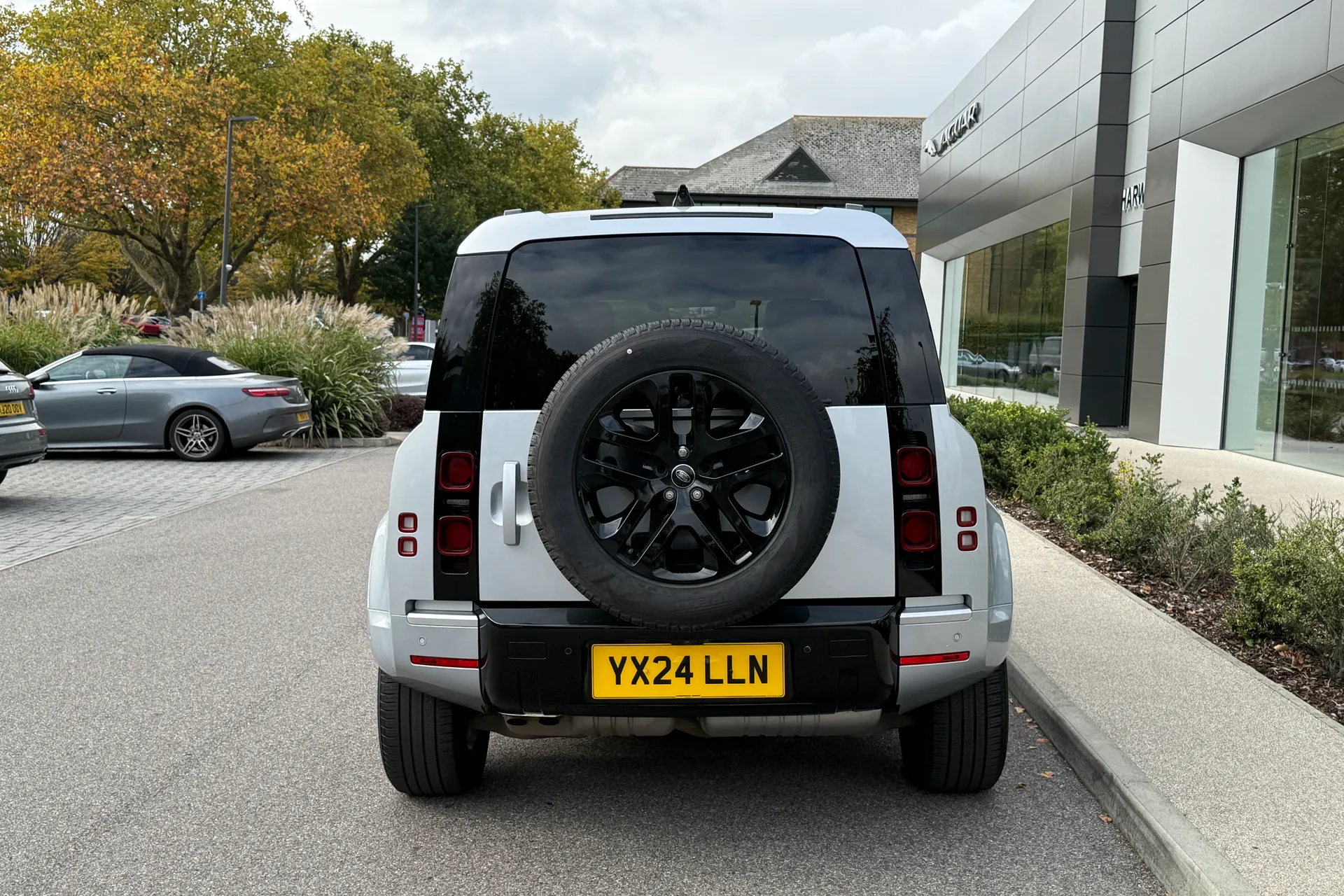 LAND ROVER DEFENDER thumbnail image number 12