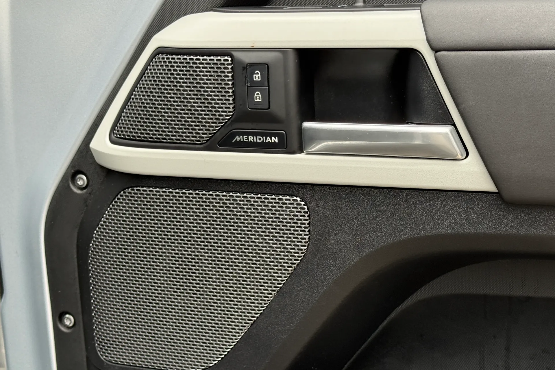 LAND ROVER DEFENDER thumbnail image number 55