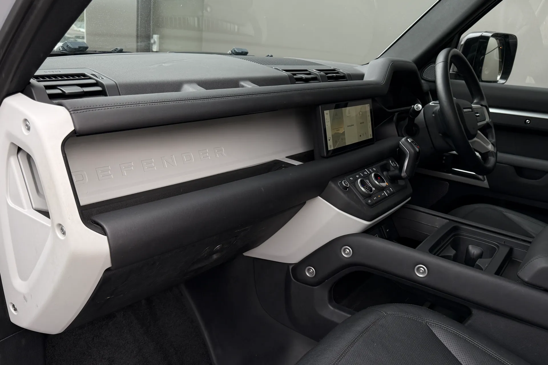 LAND ROVER DEFENDER thumbnail image number 48