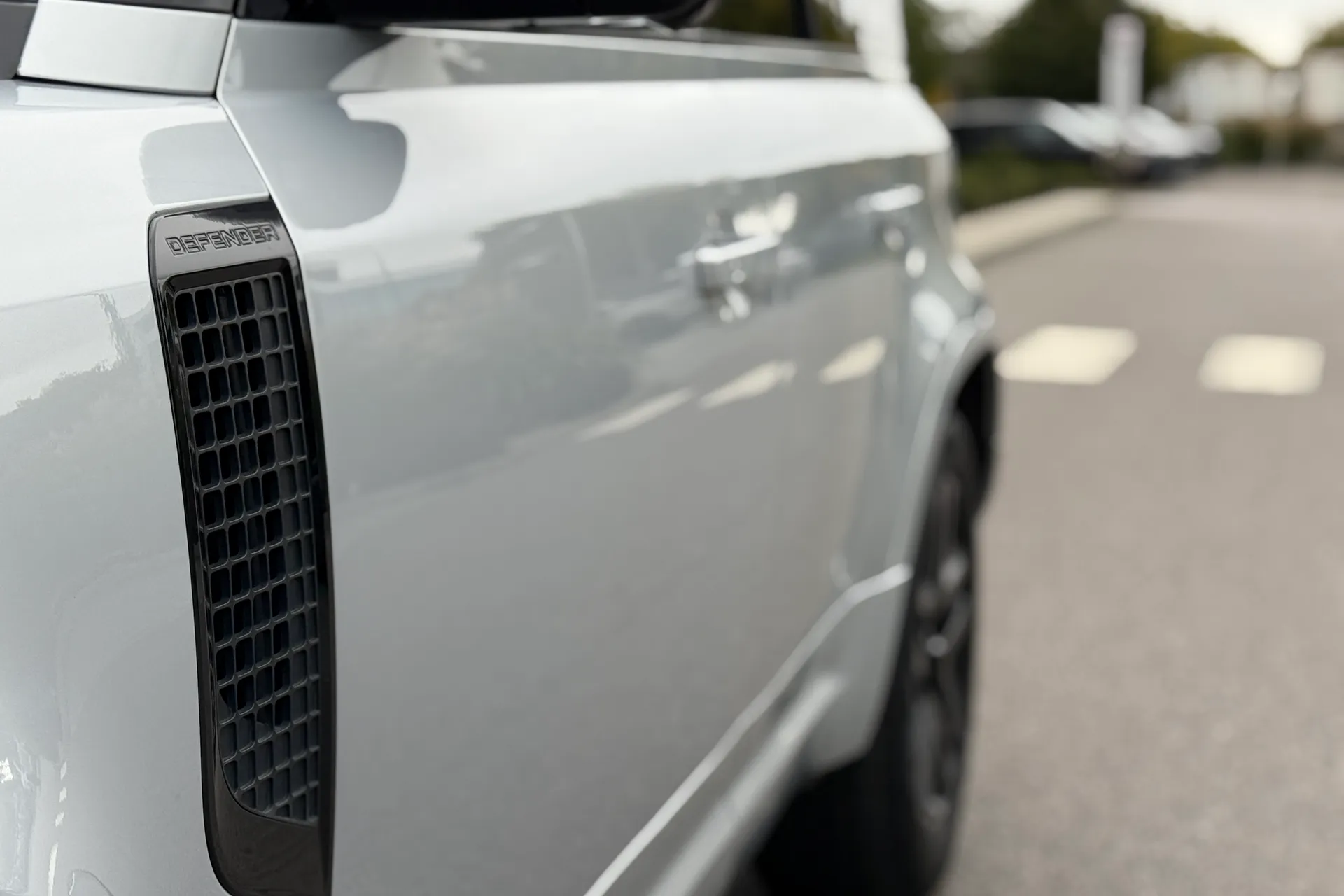 LAND ROVER DEFENDER thumbnail image number 23