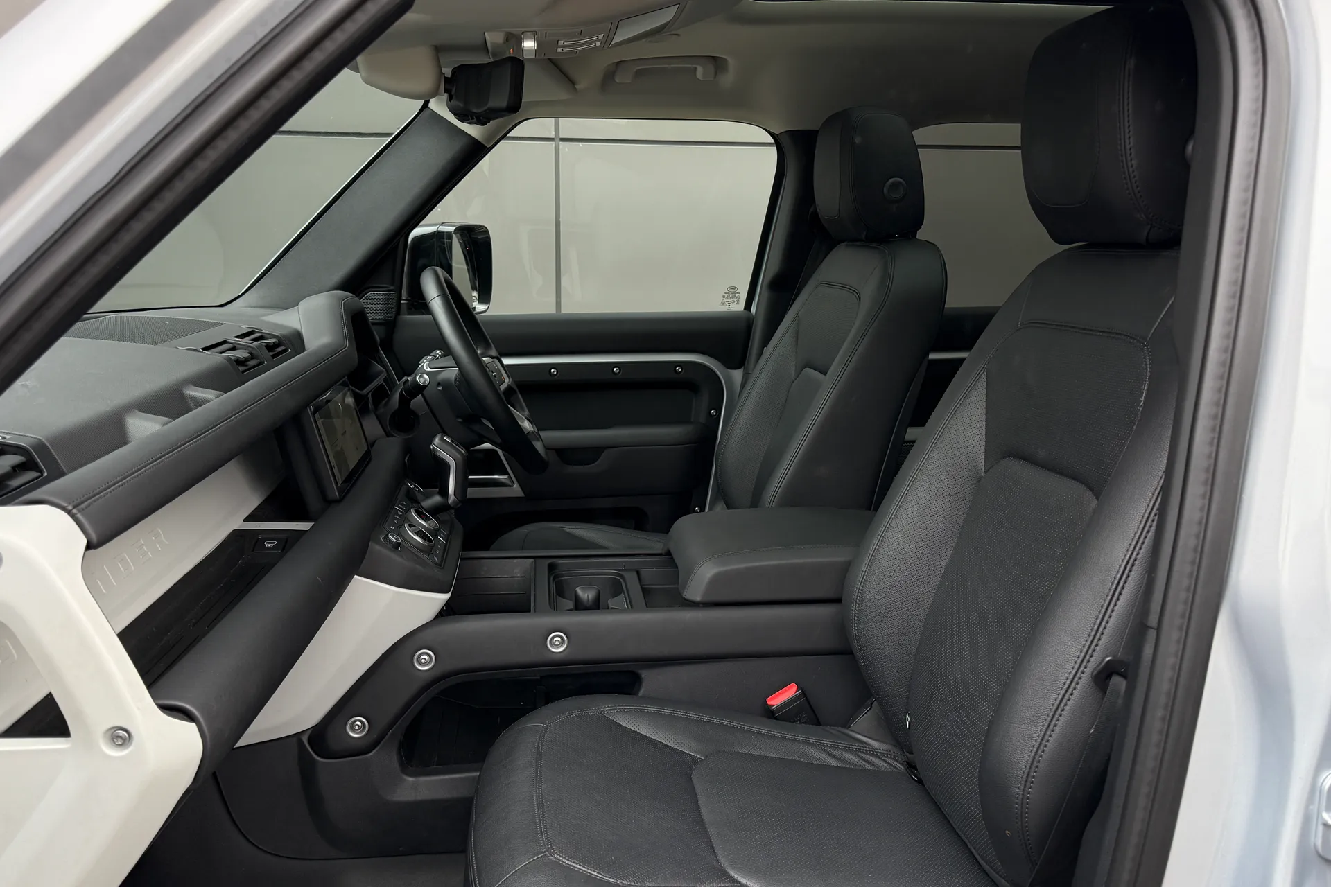 LAND ROVER DEFENDER thumbnail image number 50