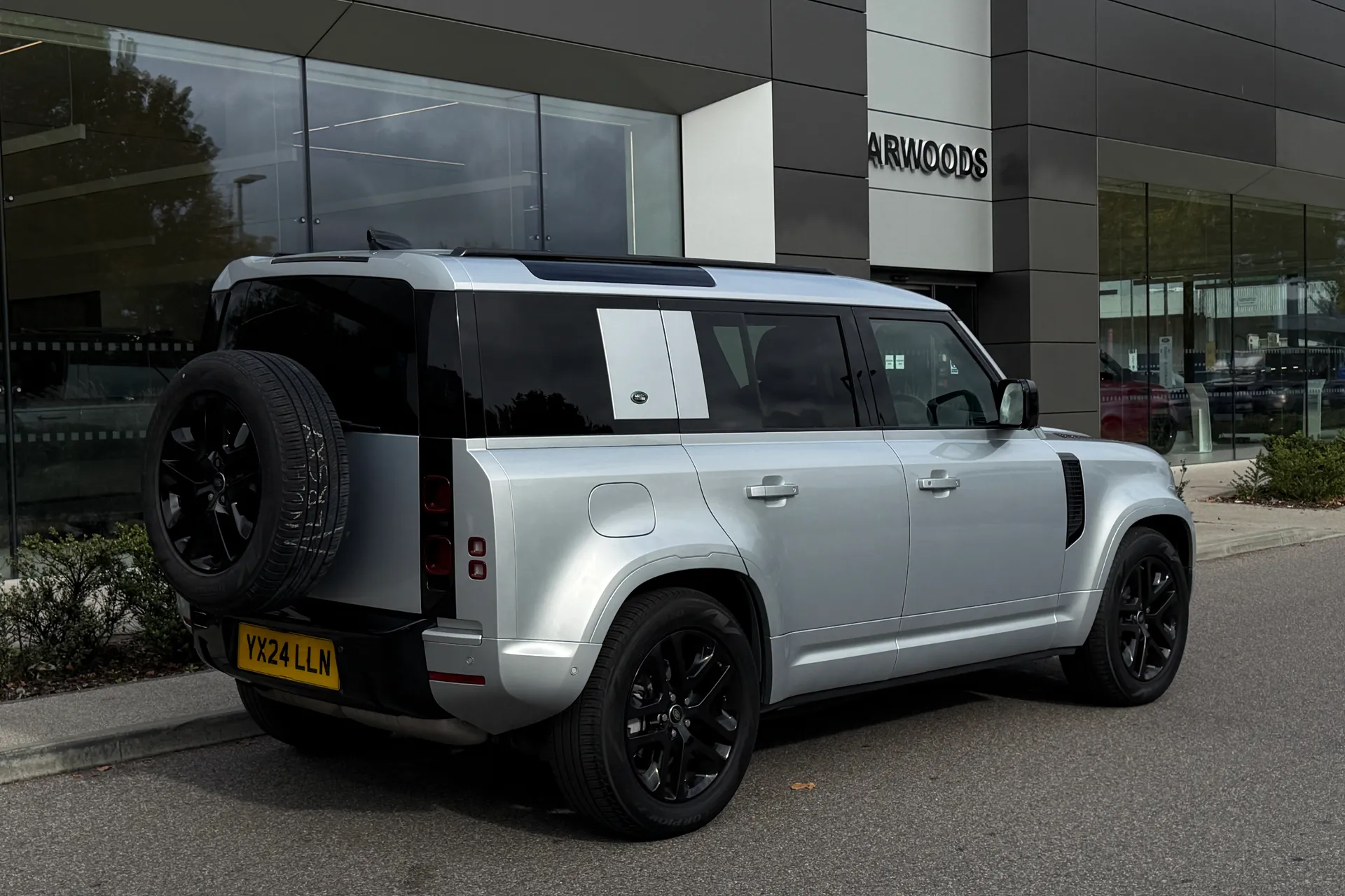 LAND ROVER DEFENDER thumbnail image number 11