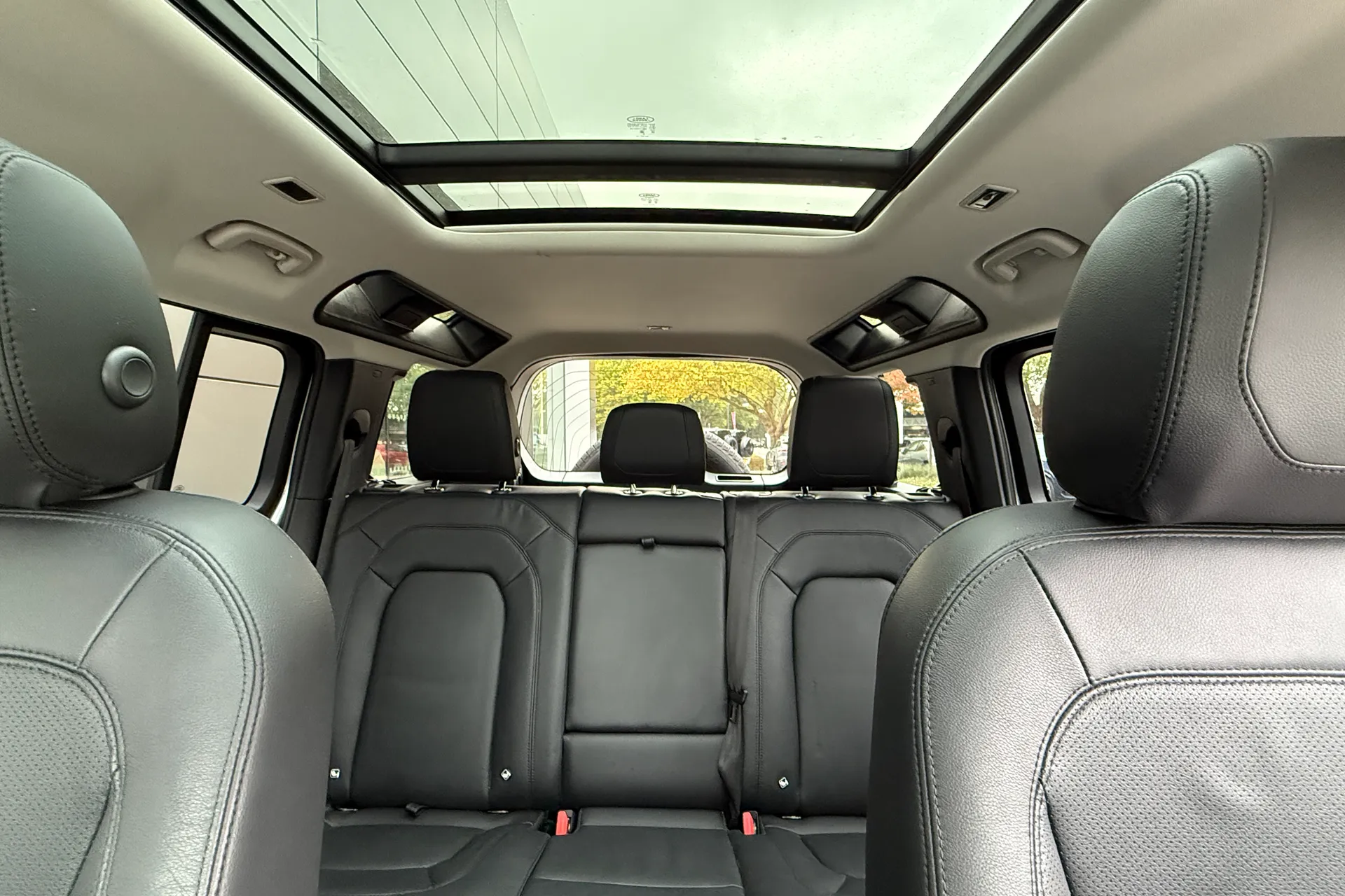 LAND ROVER DEFENDER thumbnail image number 43