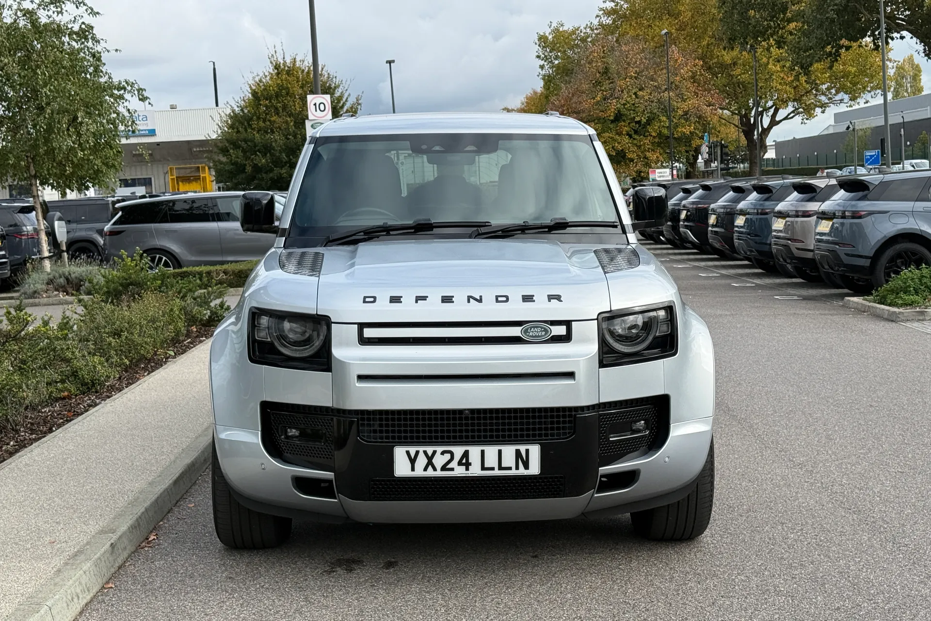 LAND ROVER DEFENDER thumbnail image number 15