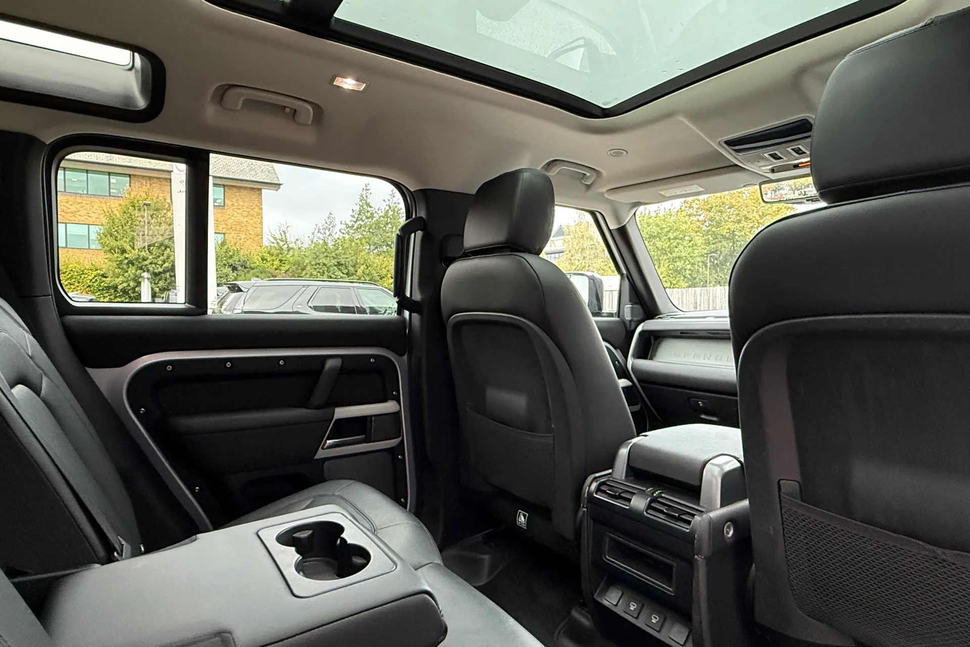 LAND ROVER DEFENDER thumbnail image number 39