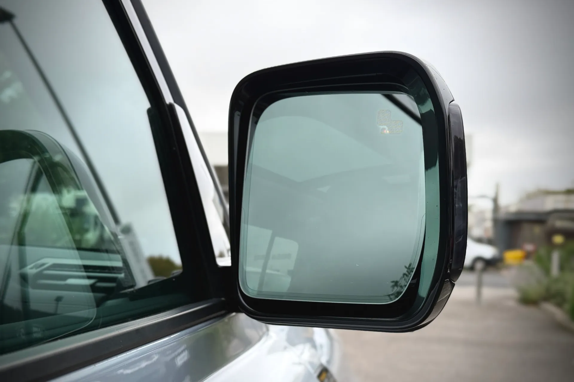 LAND ROVER DEFENDER thumbnail image number 17