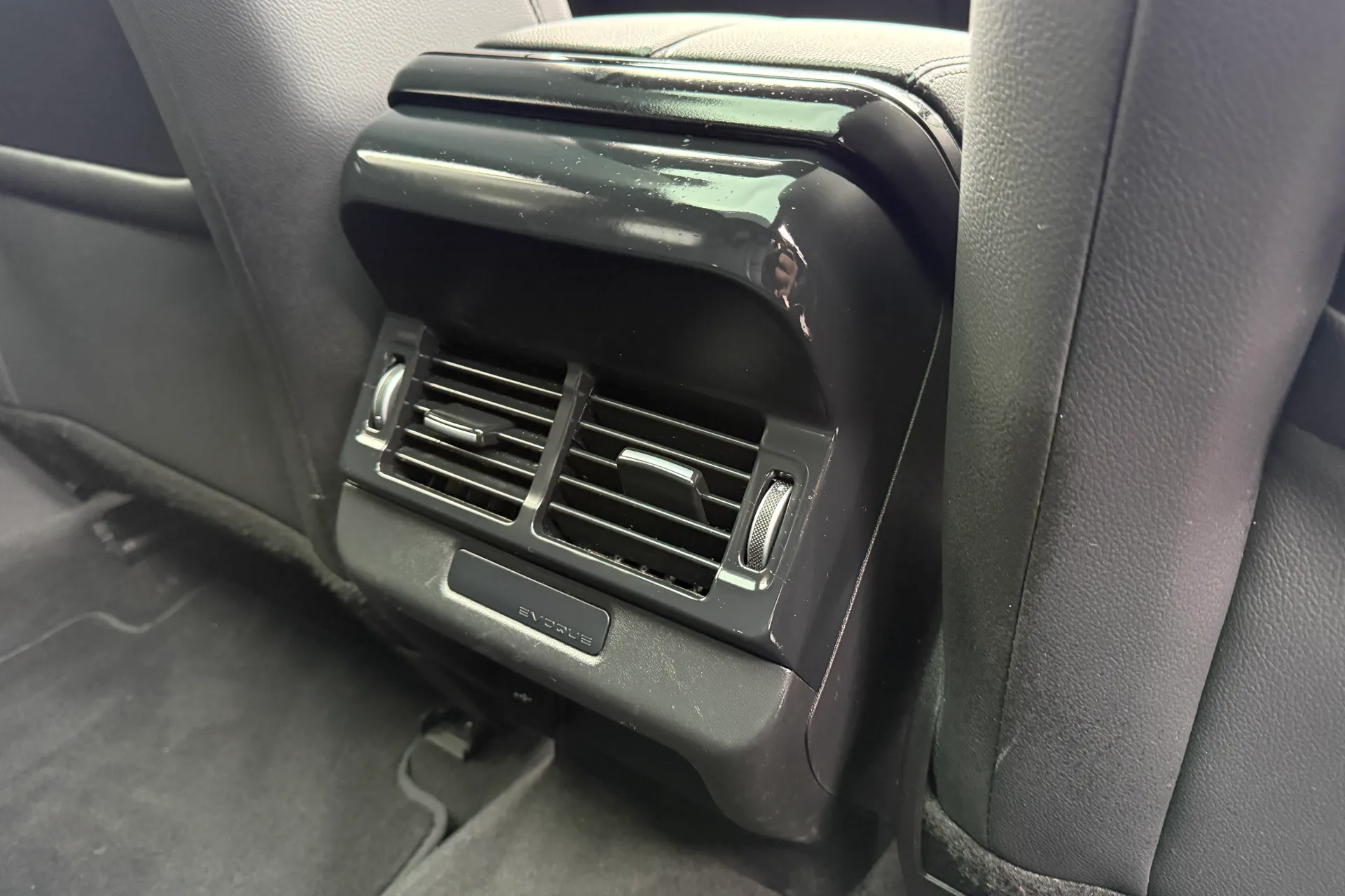 LAND ROVER RANGE ROVER EVOQUE thumbnail image number 32