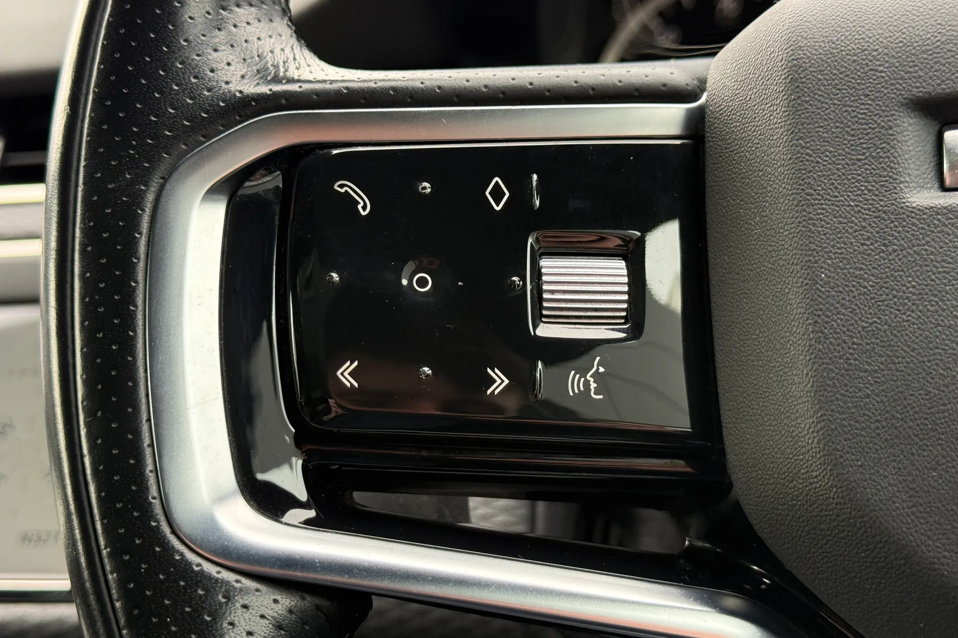 LAND ROVER RANGE ROVER EVOQUE thumbnail image number 24