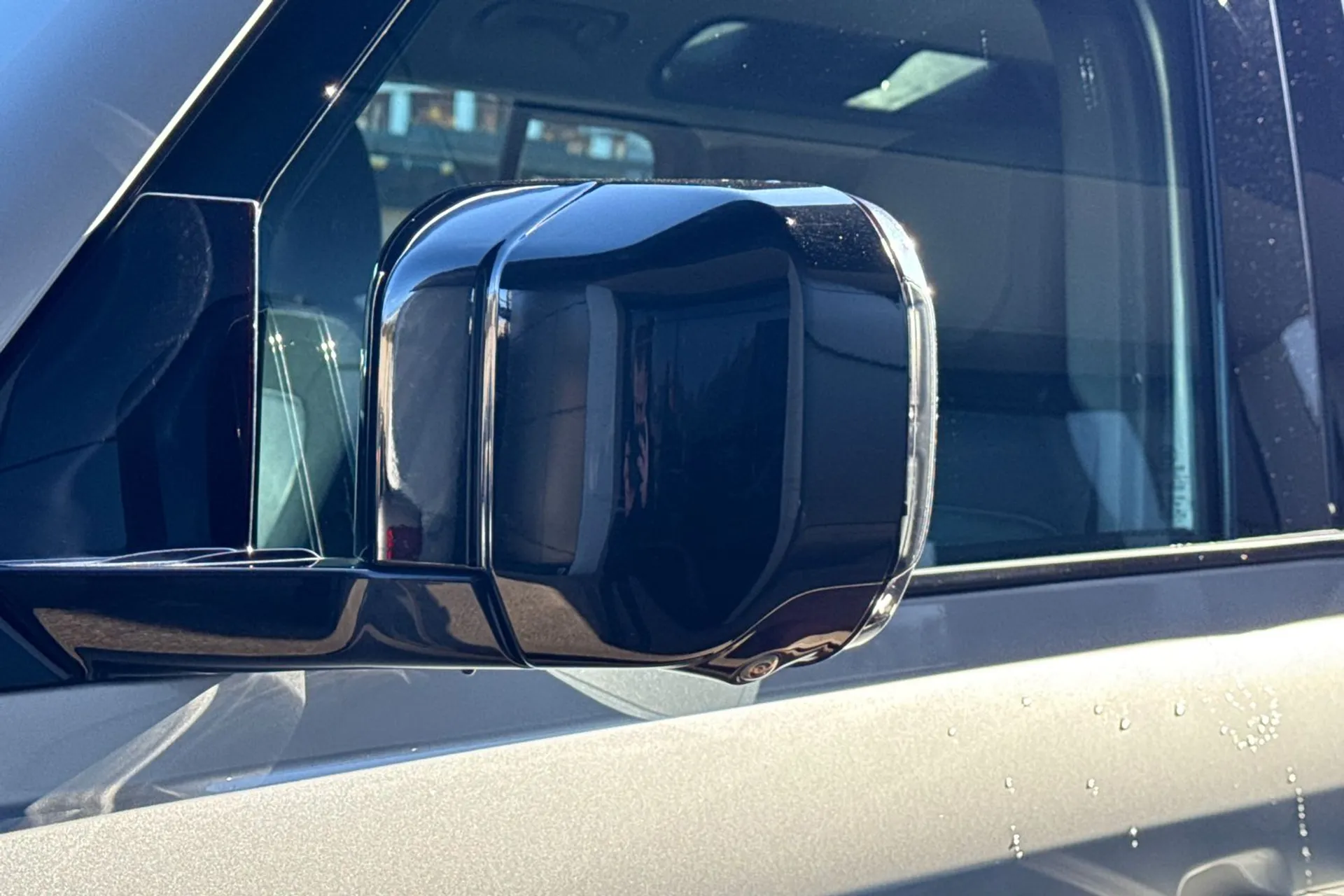 LAND ROVER DEFENDER thumbnail image number 32