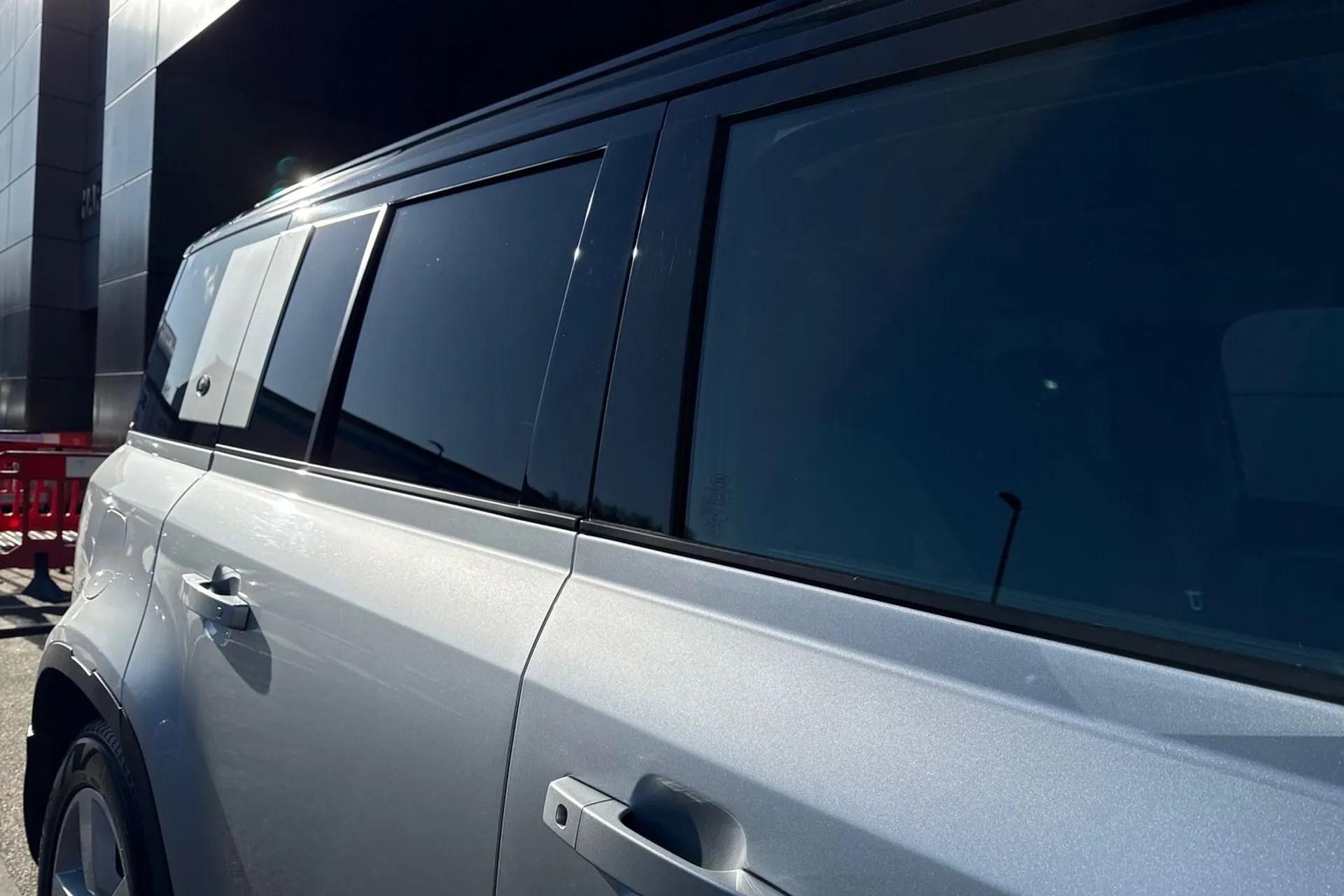 LAND ROVER DEFENDER thumbnail image number 31