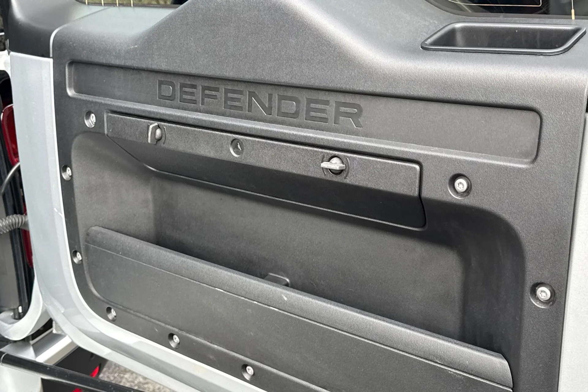 LAND ROVER DEFENDER thumbnail image number 39