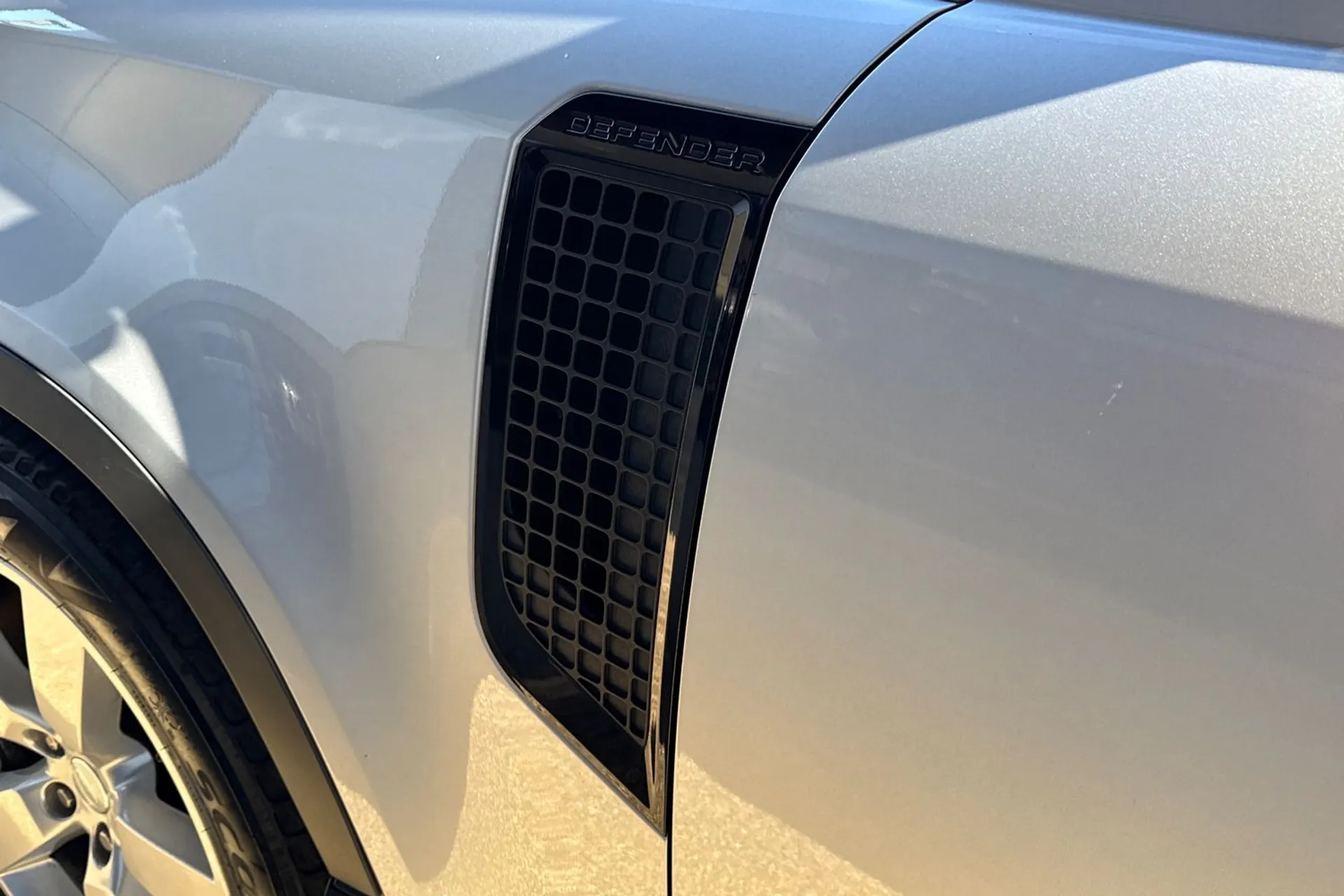 LAND ROVER DEFENDER thumbnail image number 29