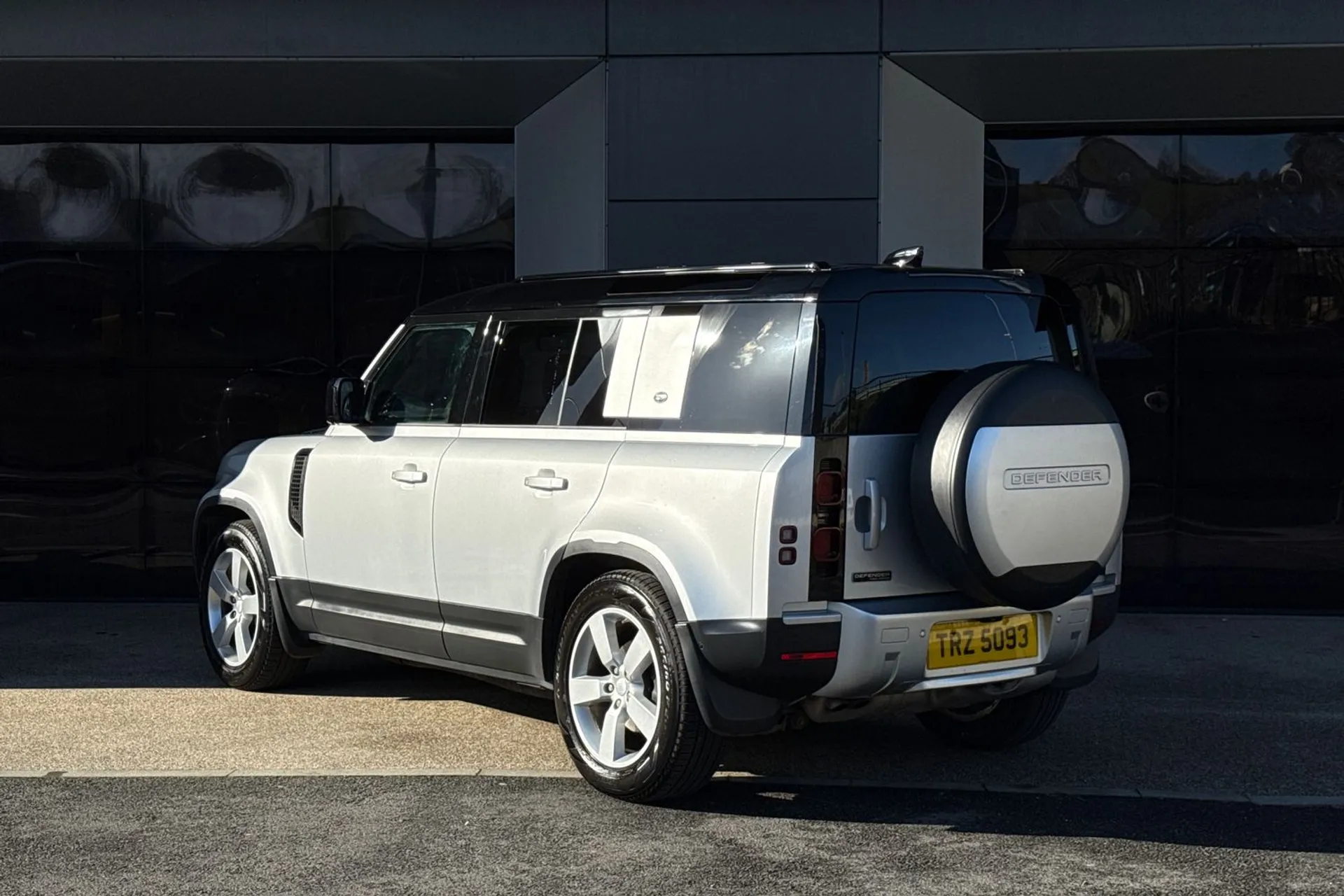 LAND ROVER DEFENDER thumbnail image number 15