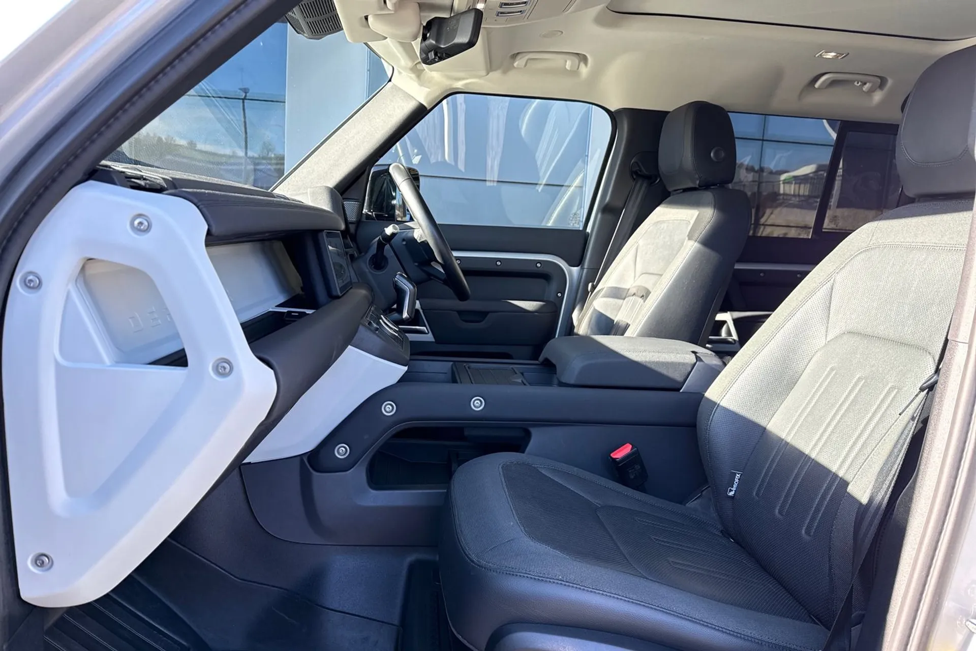 LAND ROVER DEFENDER thumbnail image number 44