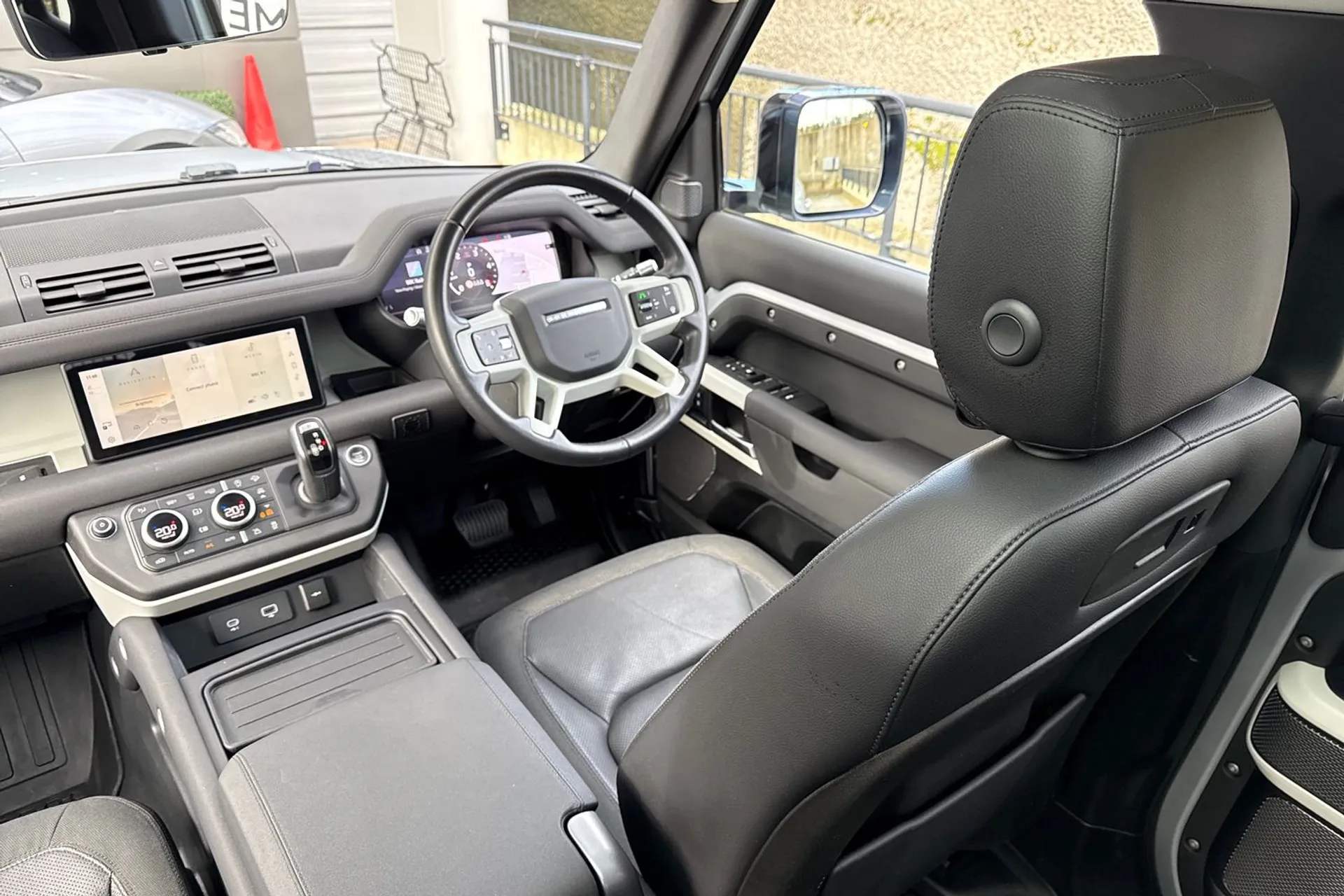 LAND ROVER DEFENDER thumbnail image number 48