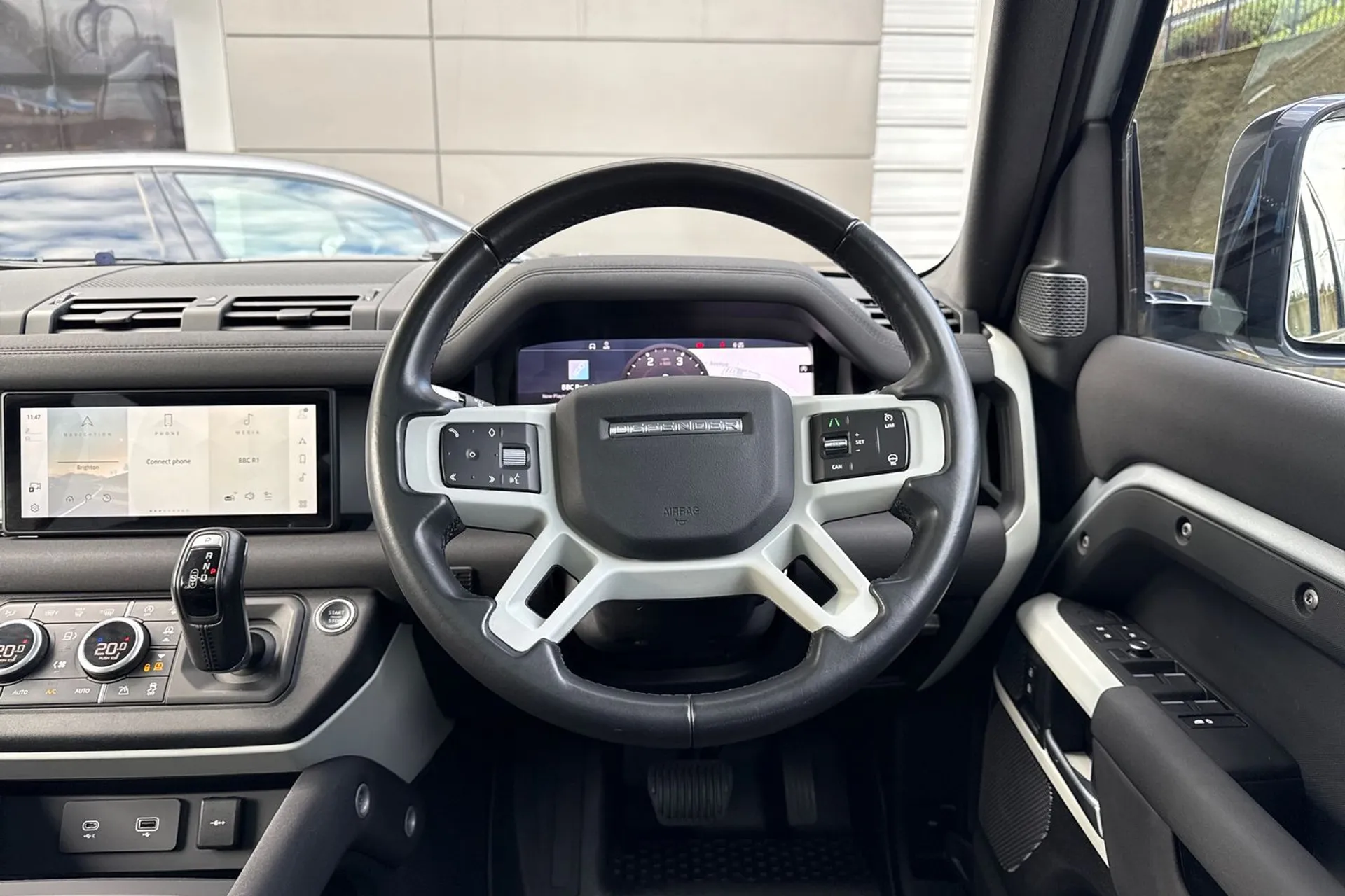 LAND ROVER DEFENDER thumbnail image number 49