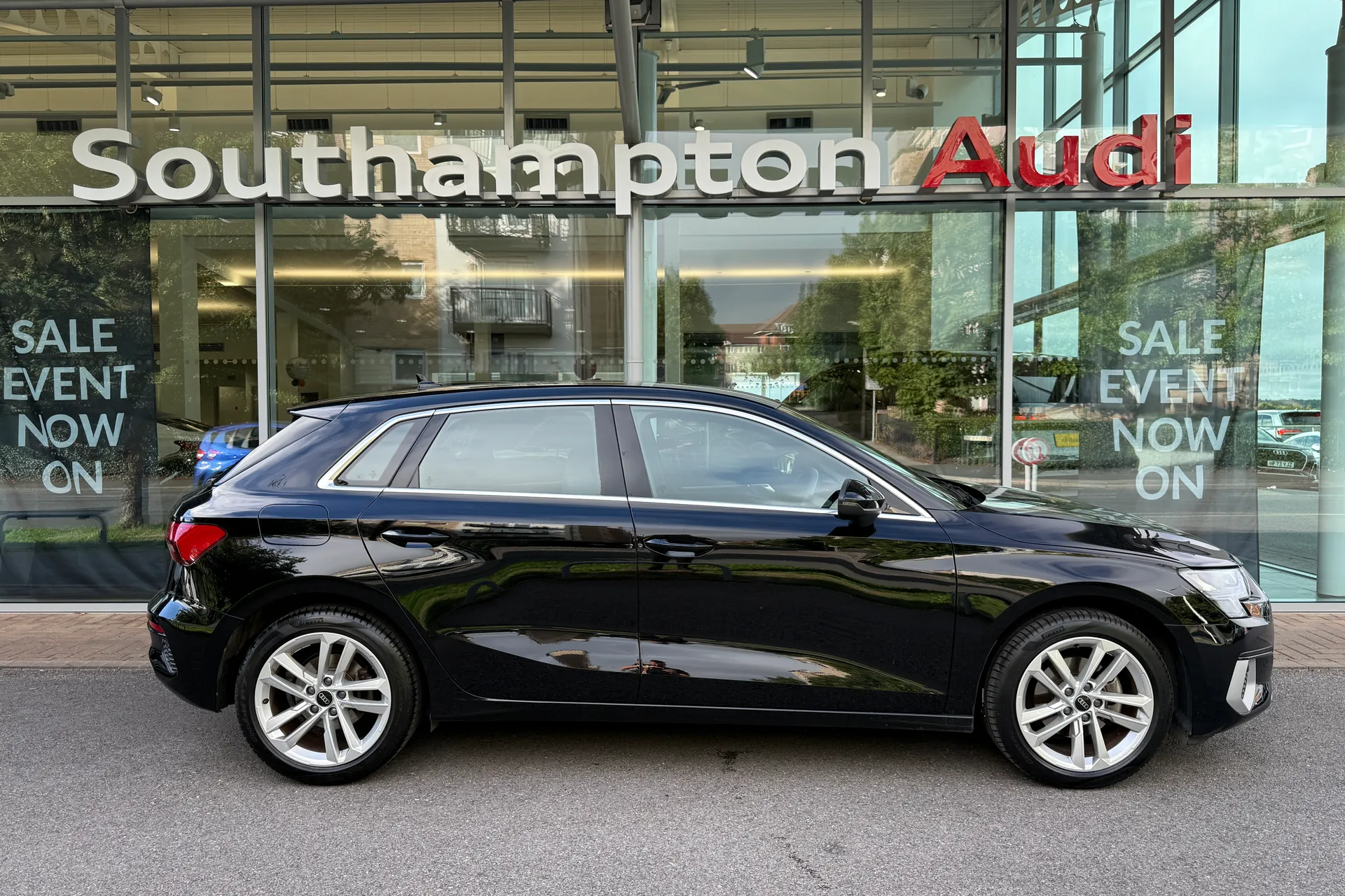 Audi A3 thumbnail image number 2