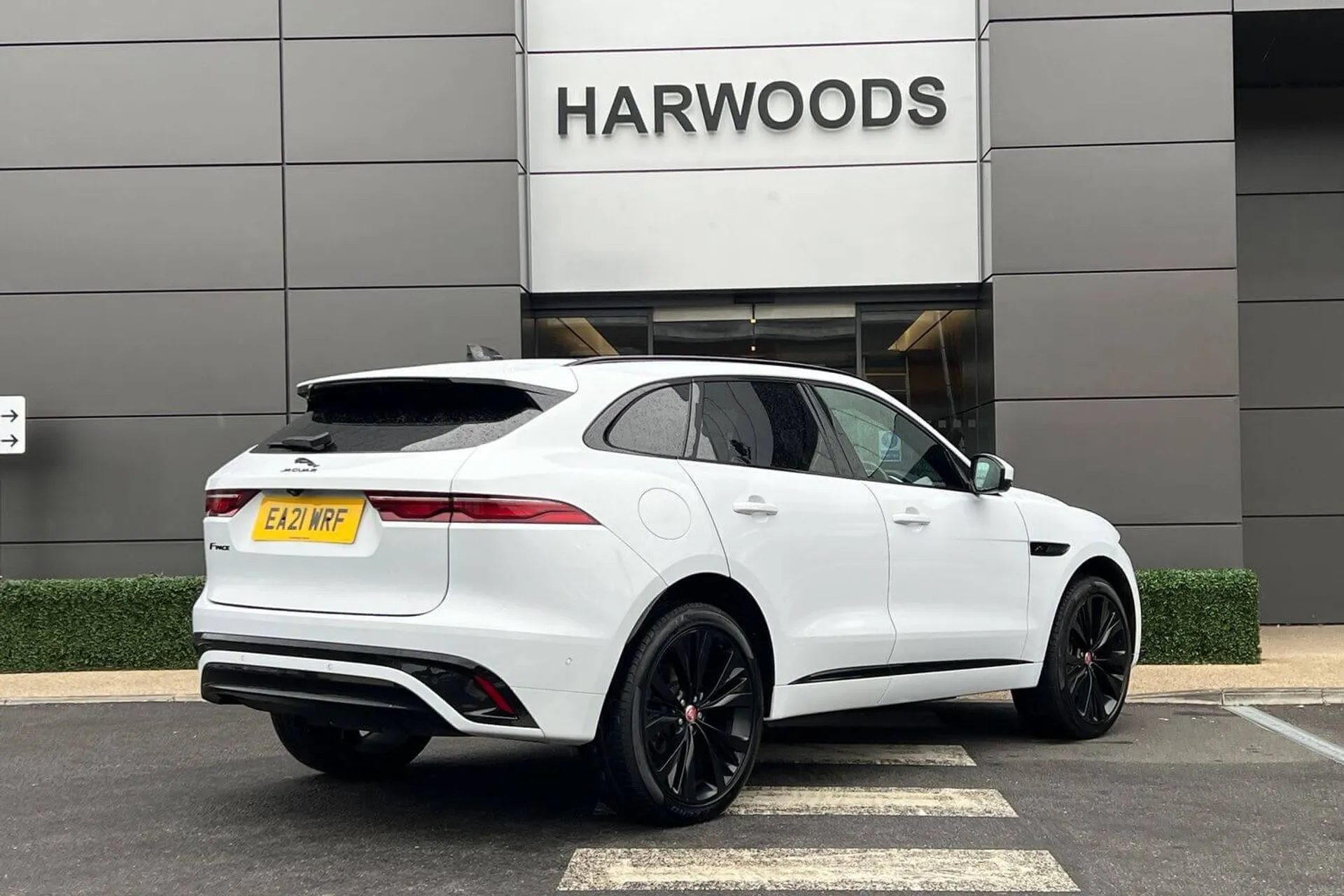 Jaguar F-PACE thumbnail image number 6