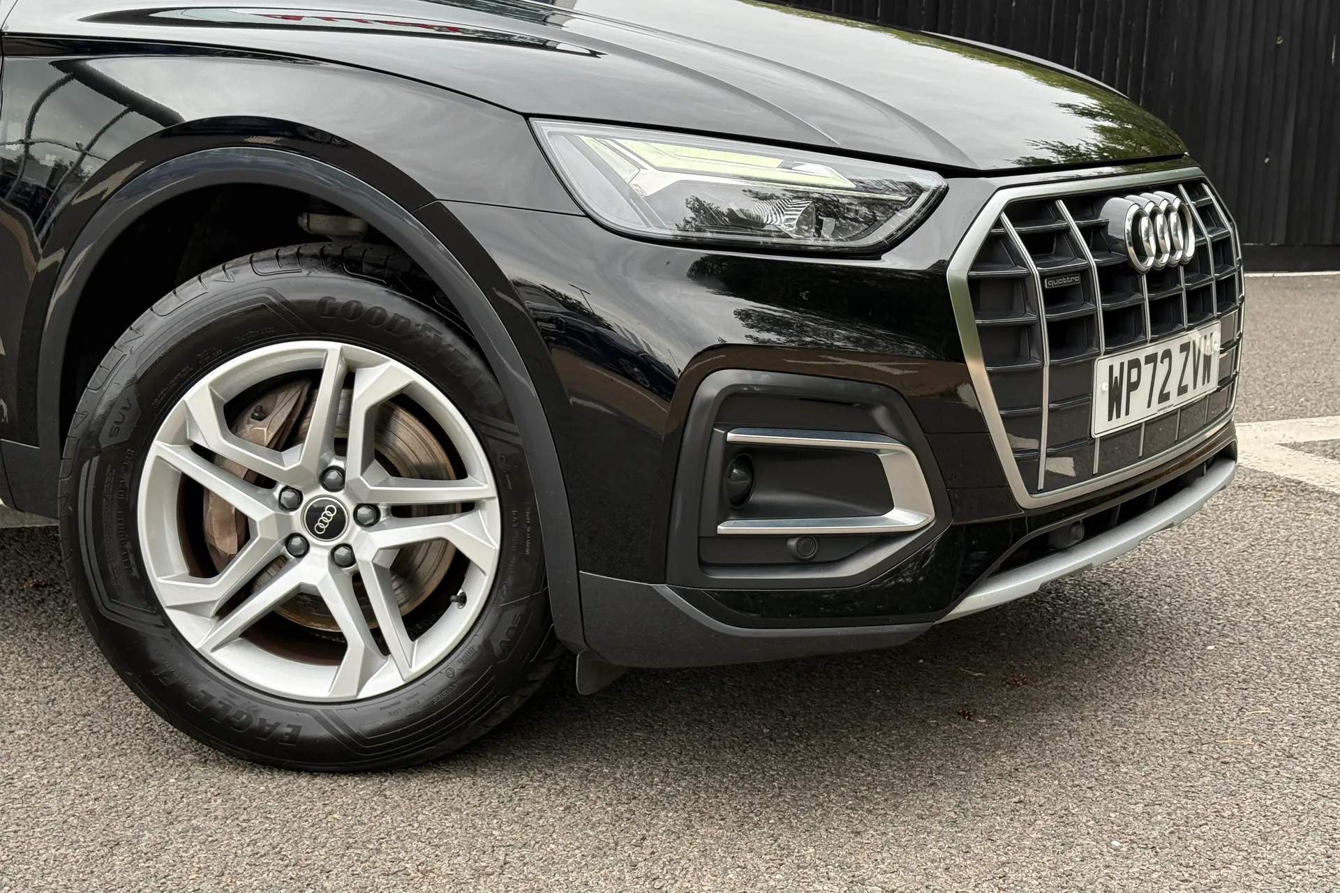 Audi Q5 thumbnail image number 2