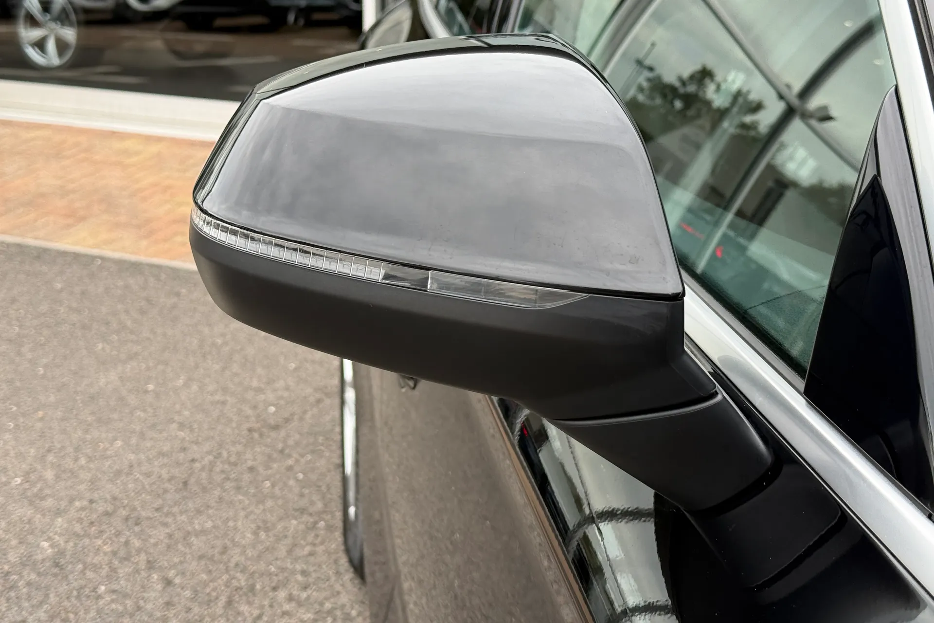Audi Q5 thumbnail image number 3