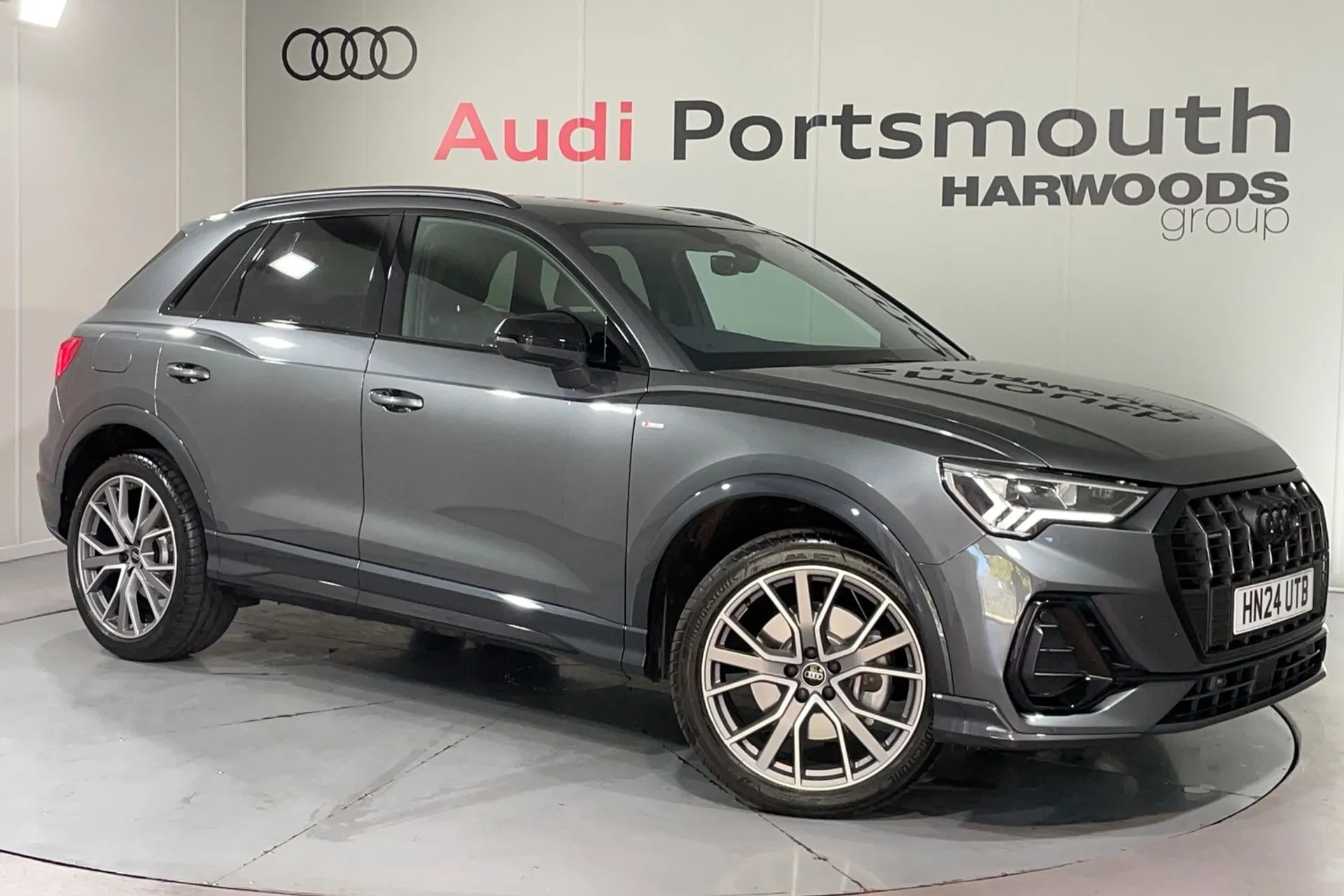 Audi Q3 focused image