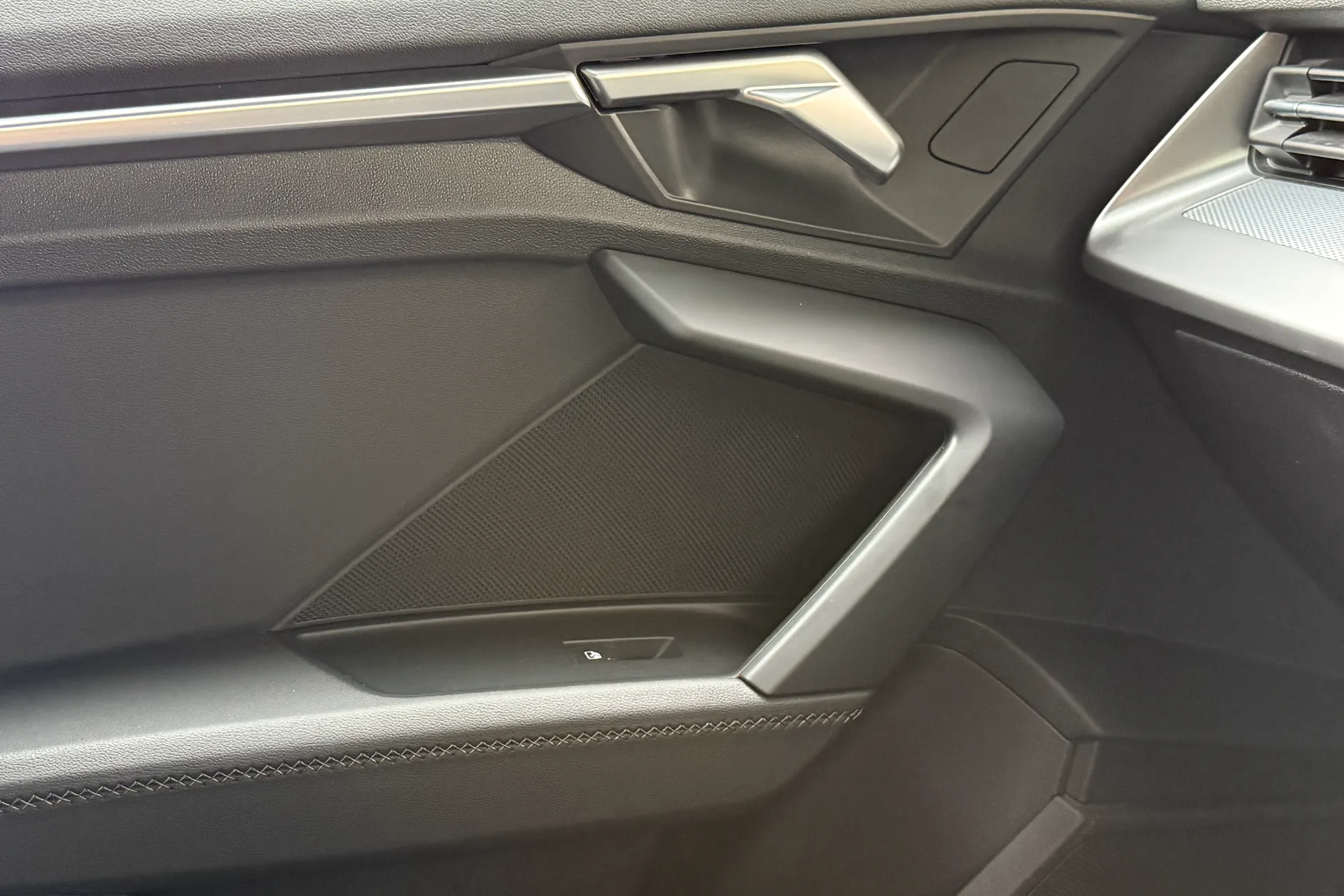 Audi A3 thumbnail image number 25