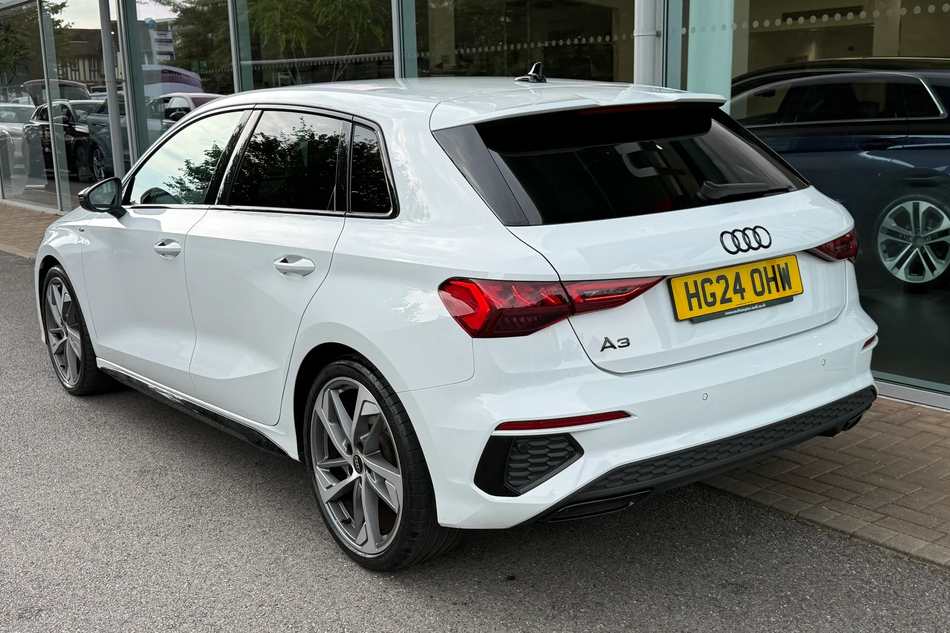 Audi A3 thumbnail image number 44