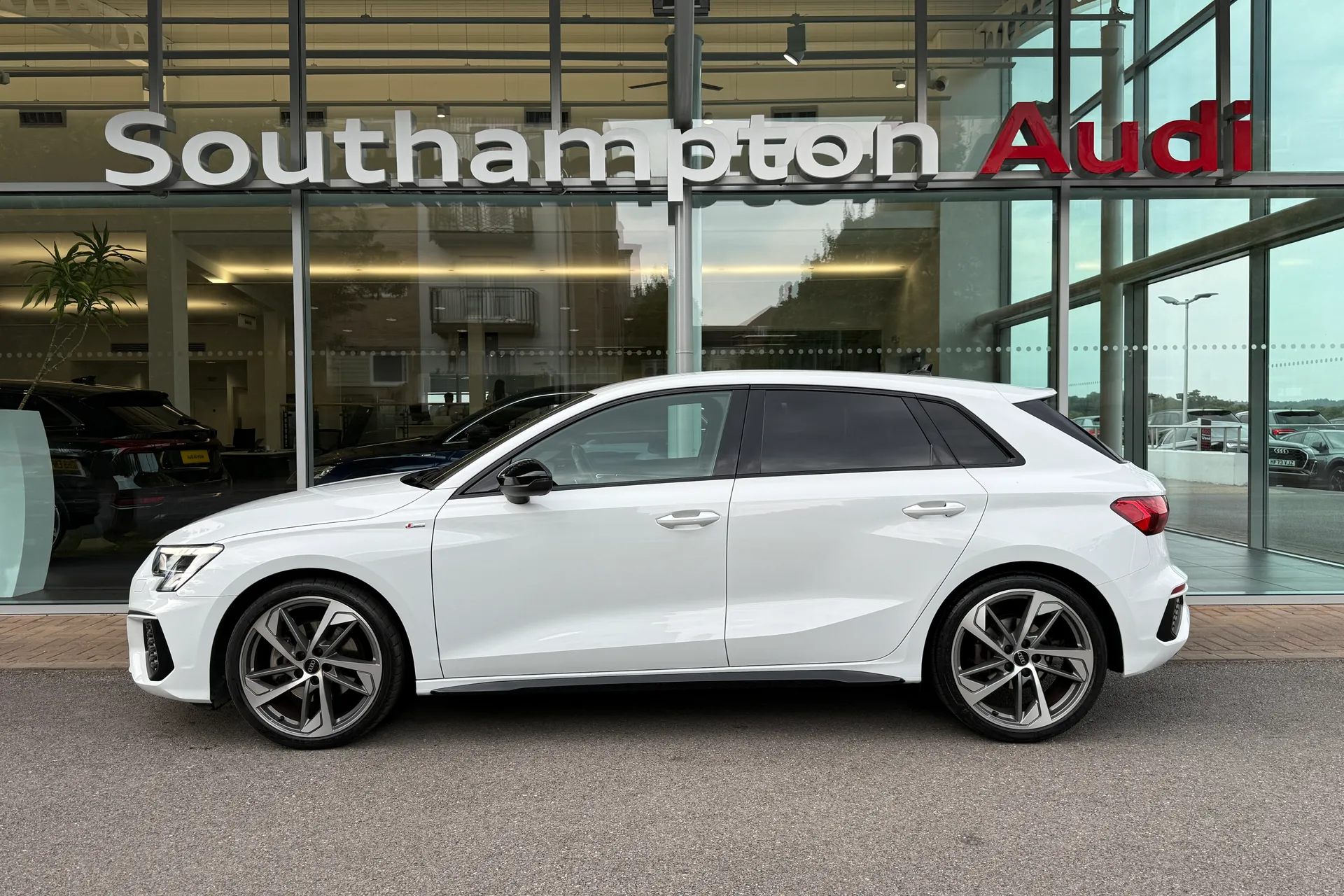 Audi A3 thumbnail image number 45