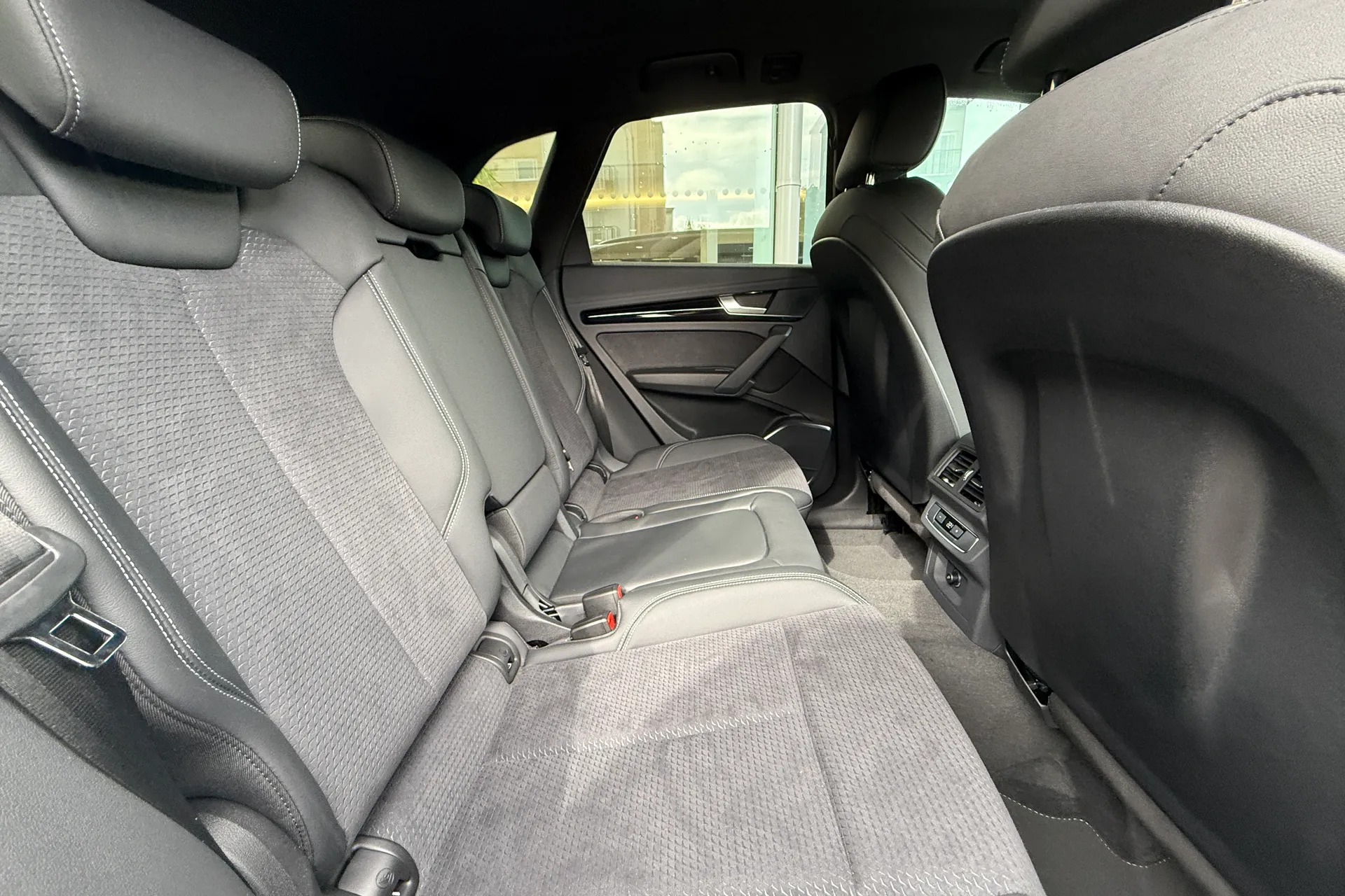 Audi Q5 thumbnail image number 19