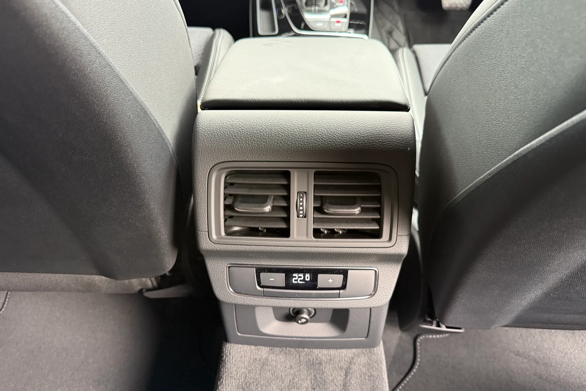 Audi Q5 thumbnail image number 22