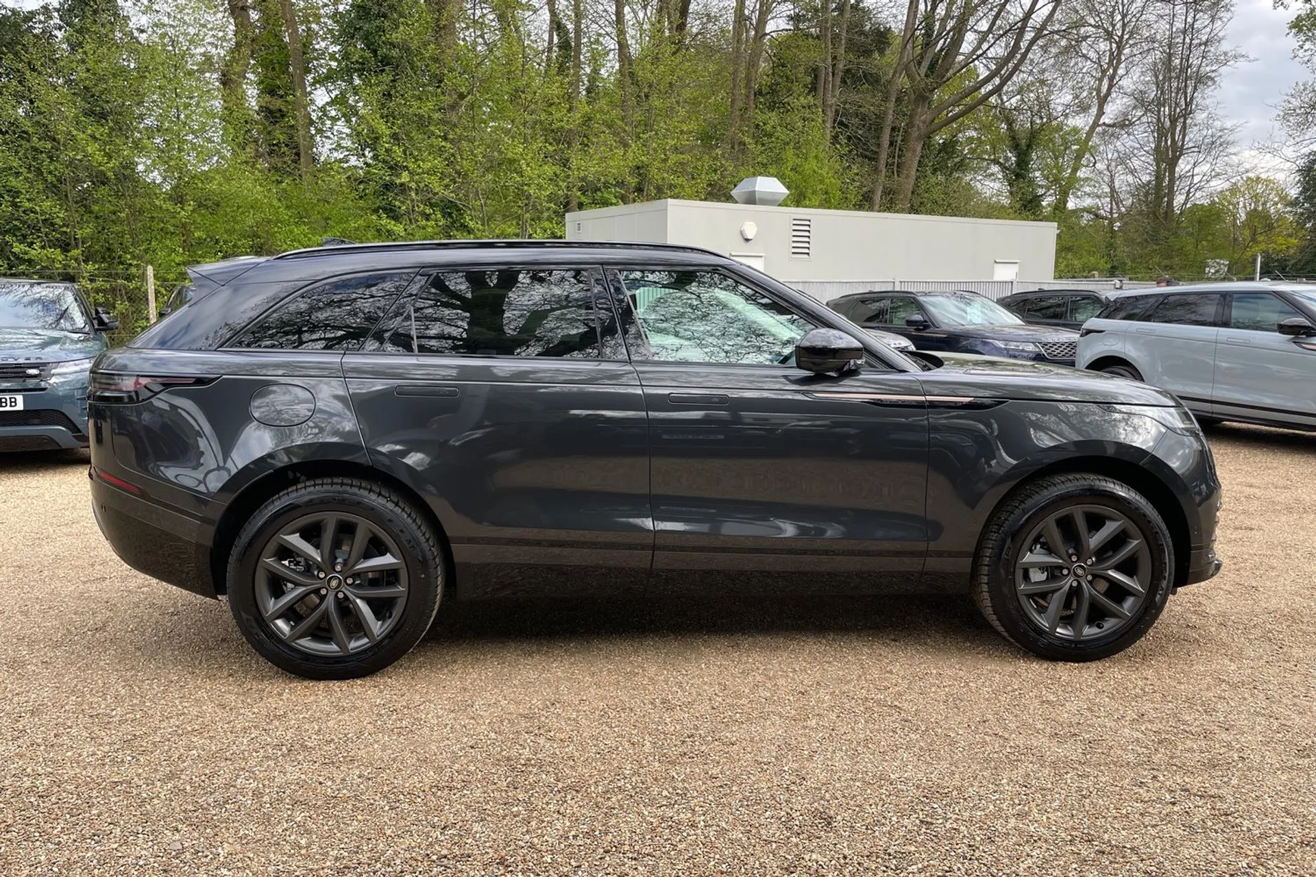 LAND ROVER RANGE ROVER VELAR thumbnail image number 9