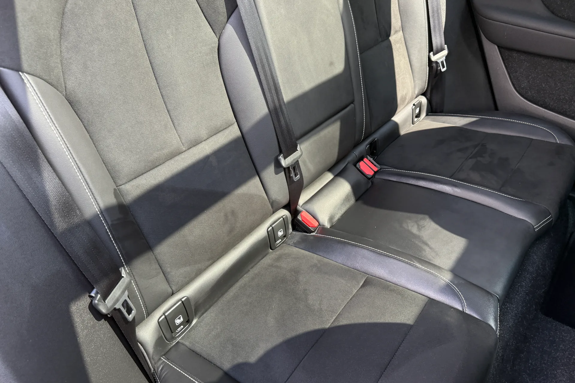 Volvo XC40 thumbnail image number 25