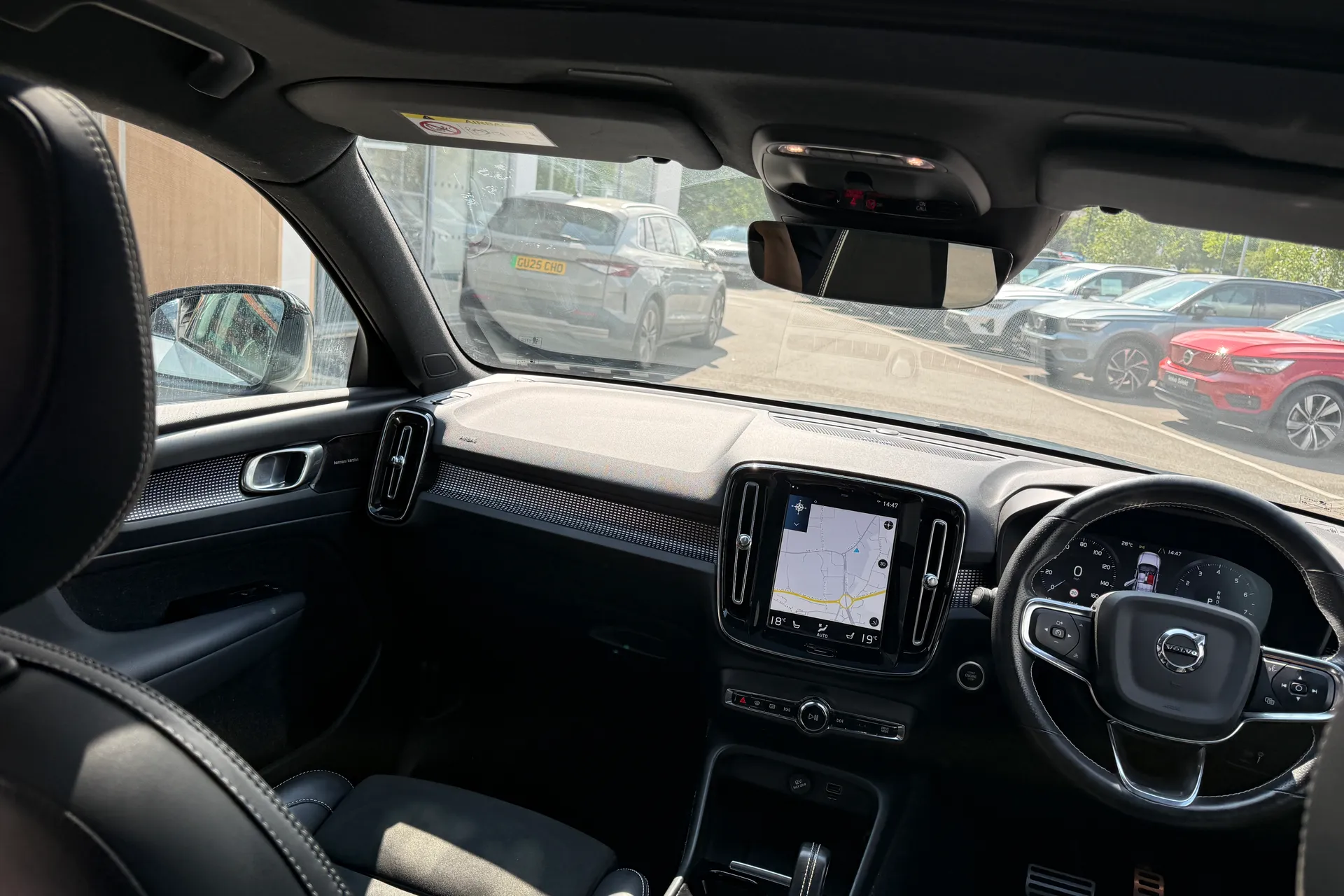 Volvo XC40 thumbnail image number 32